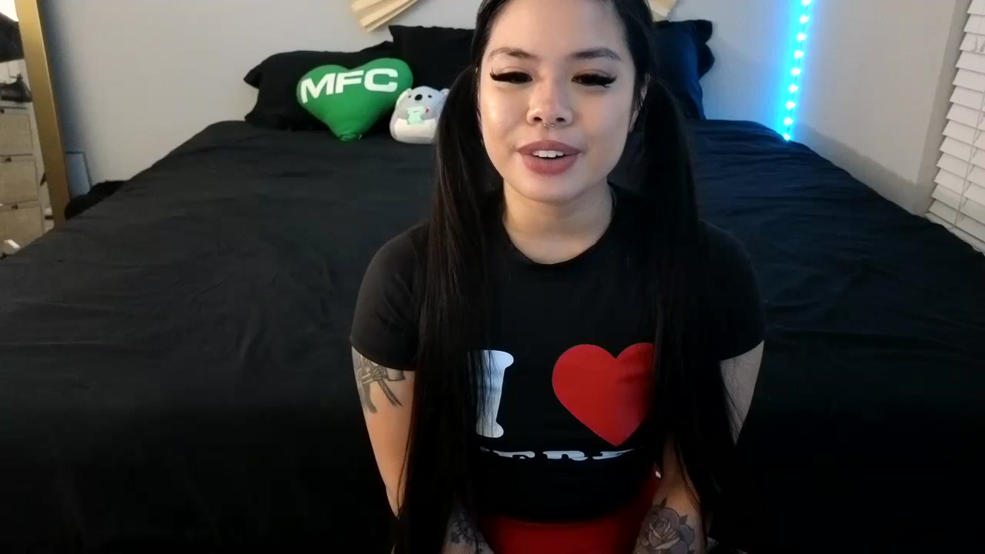 Gallery image thumbnail from dolllface's myfreecams stream on, 09/23/2023, 09:48 image 1 of 20