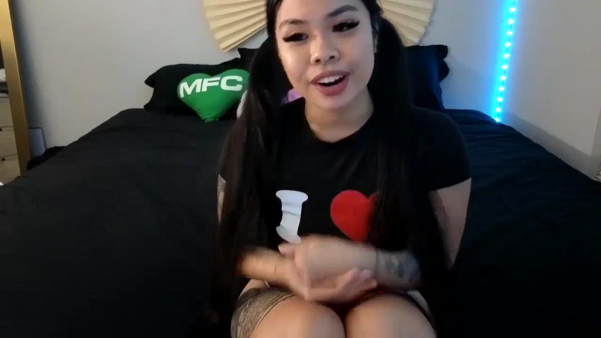 Gallery image thumbnail from dolllface's myfreecams stream on, 09/23/2023, 09:48 image 17 of 20