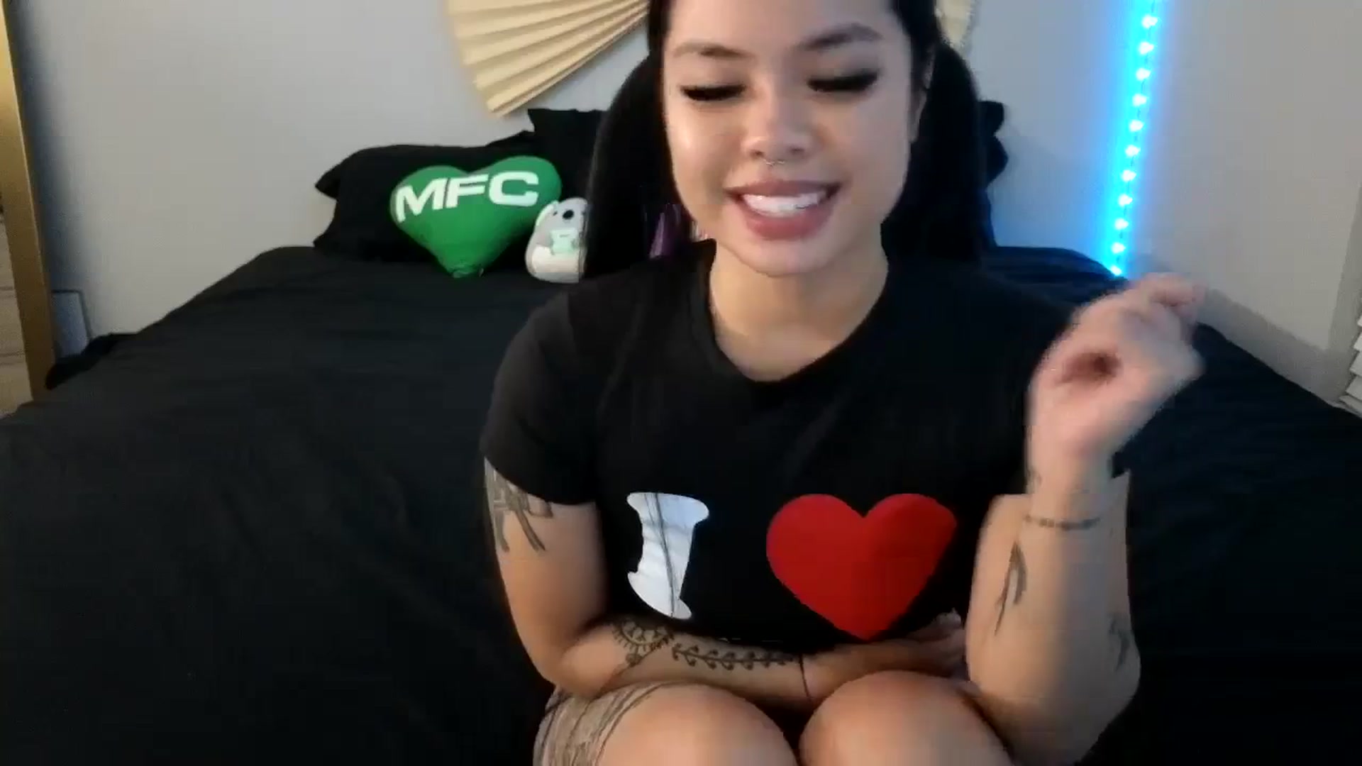 Gallery image thumbnail from dolllface's myfreecams stream on, 09/23/2023, 09:48 image 6 of 20