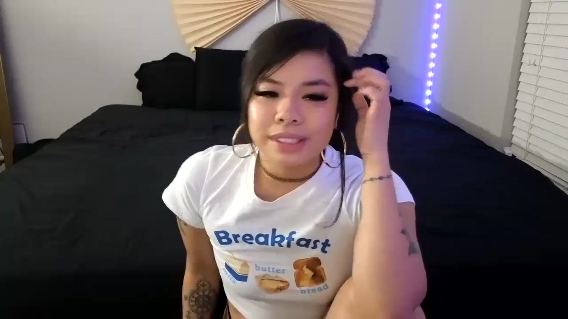 Gallery image thumbnail from dolllface's myfreecams stream on, 09/26/2023, 08:10 image 7 of 20