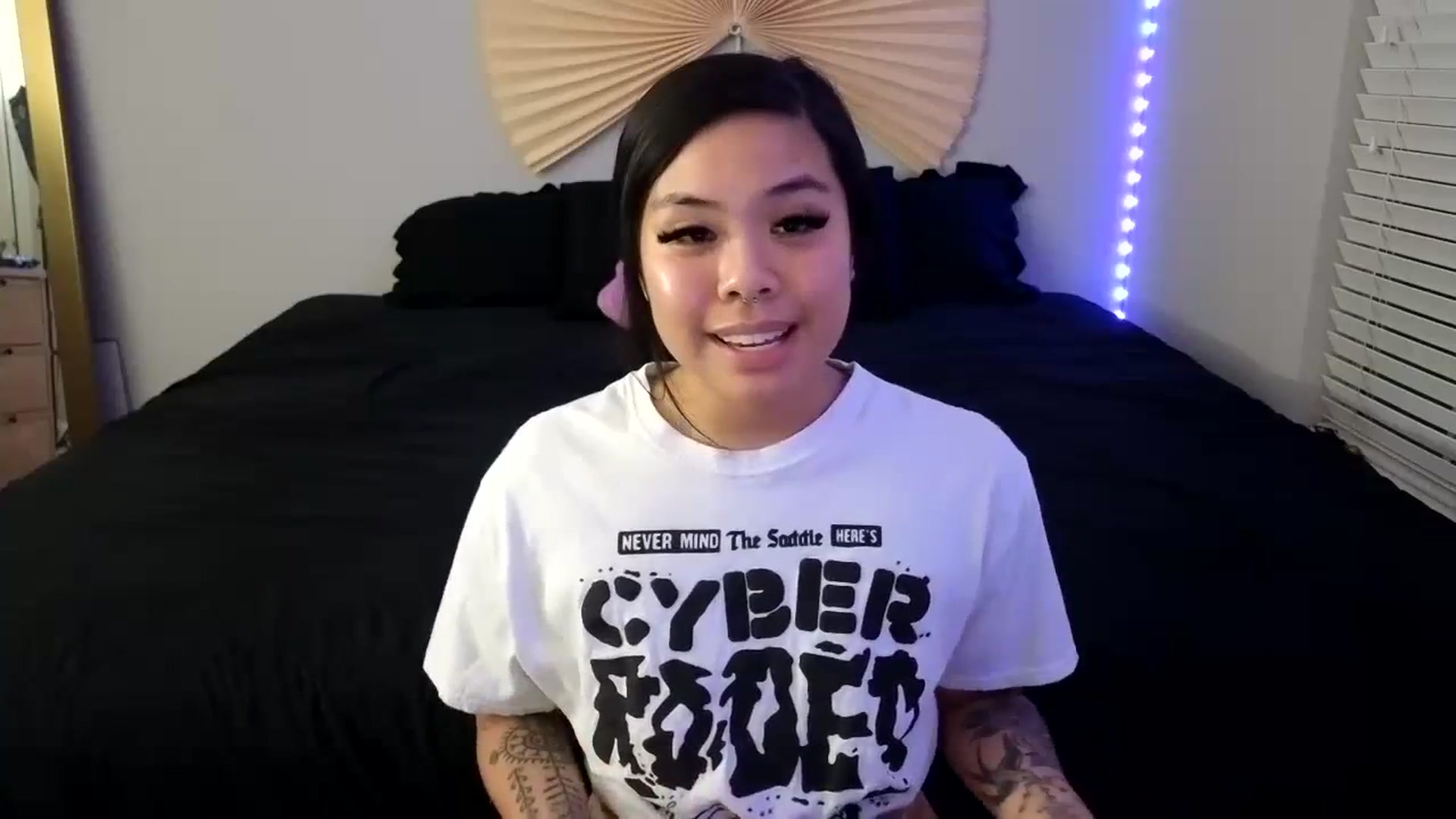 Gallery image thumbnail from dolllface's myfreecams stream on, 09/30/2023, 06:41 image 12 of 20