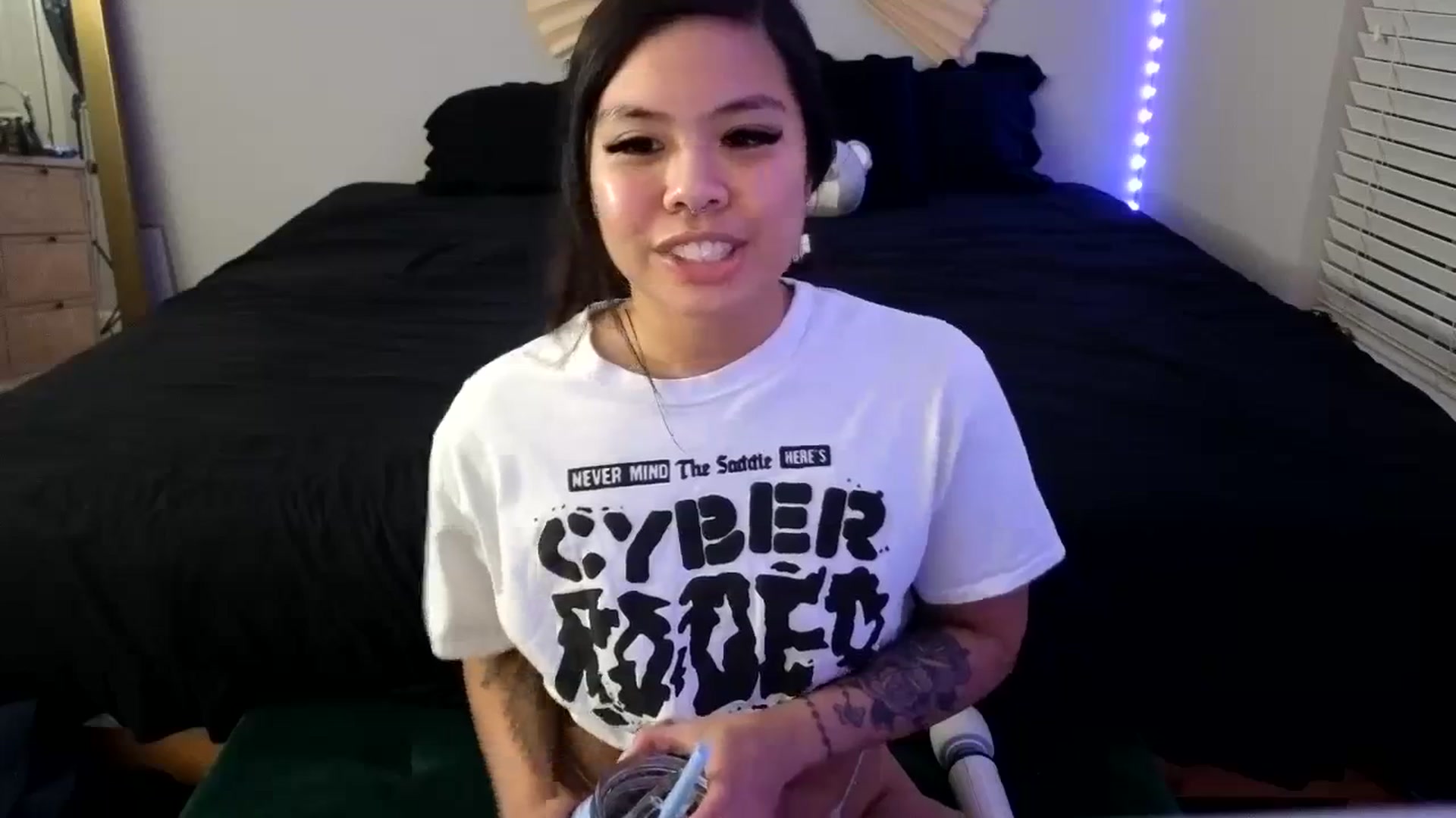 Gallery image thumbnail from dolllface's myfreecams stream on, 09/30/2023, 06:41 image 5 of 20