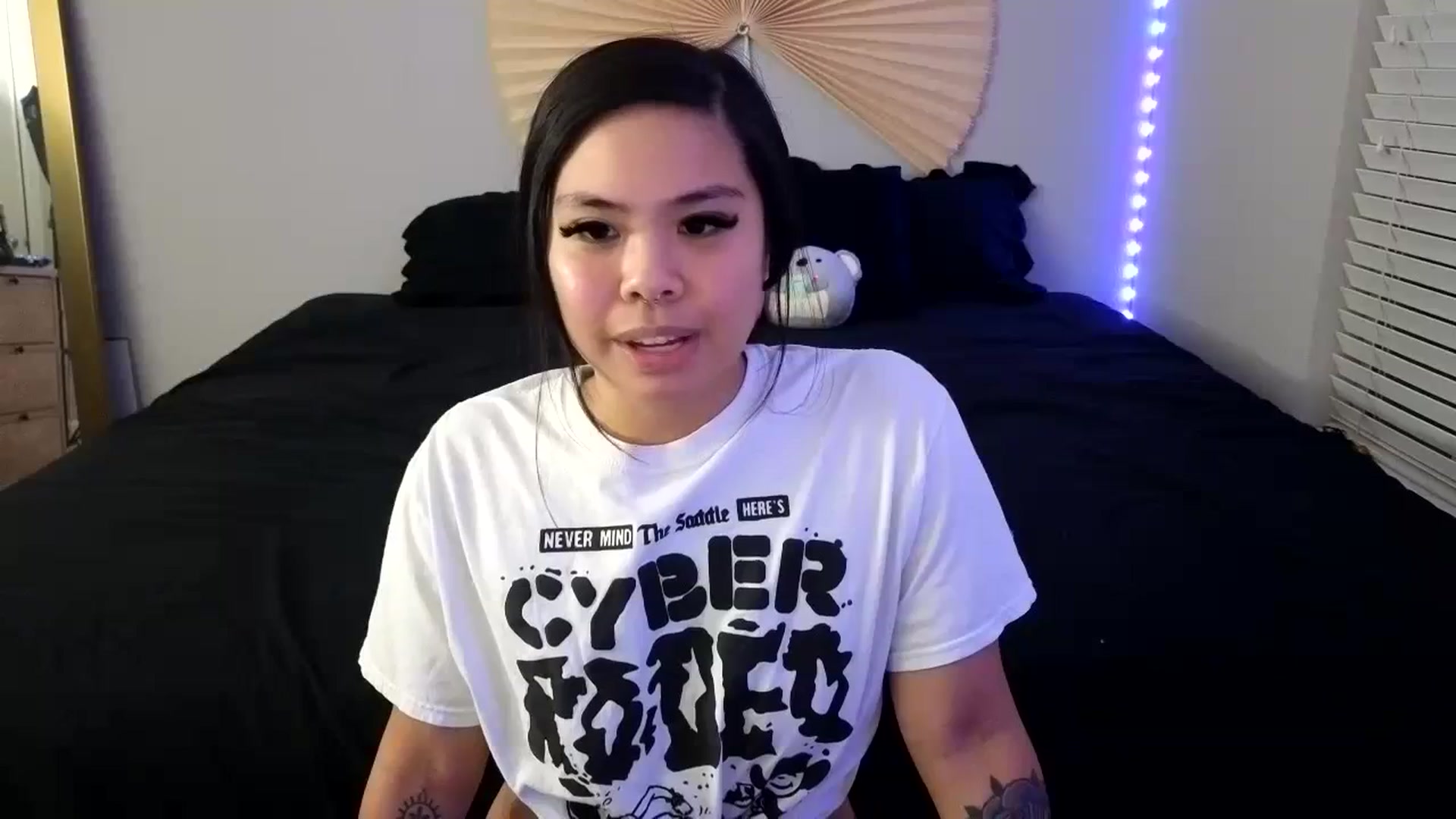 Gallery image thumbnail from dolllface's myfreecams stream on, 09/30/2023, 07:45 image 18 of 20