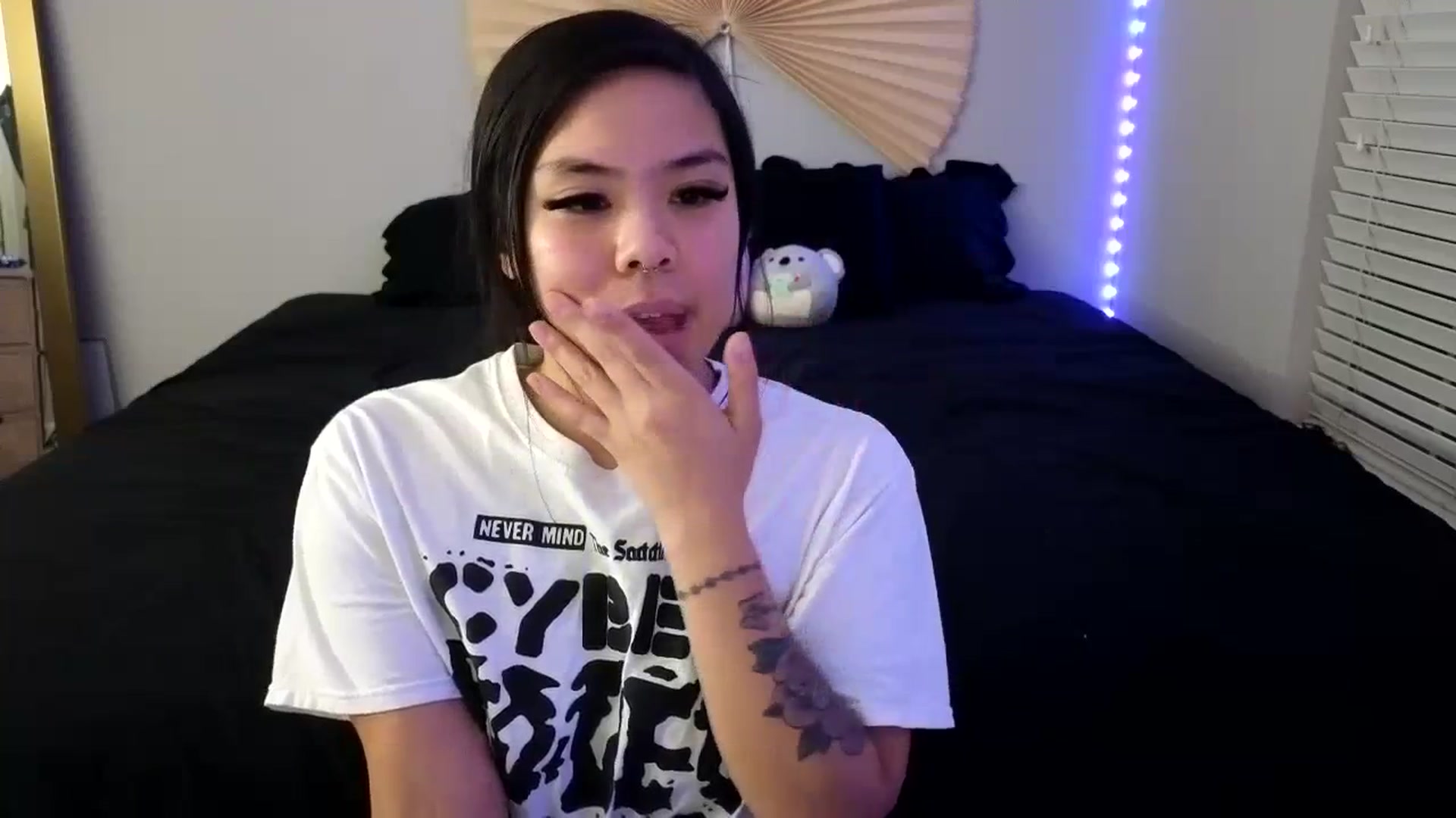 Gallery image thumbnail from dolllface's myfreecams stream on, 09/30/2023, 08:50 image 6 of 20
