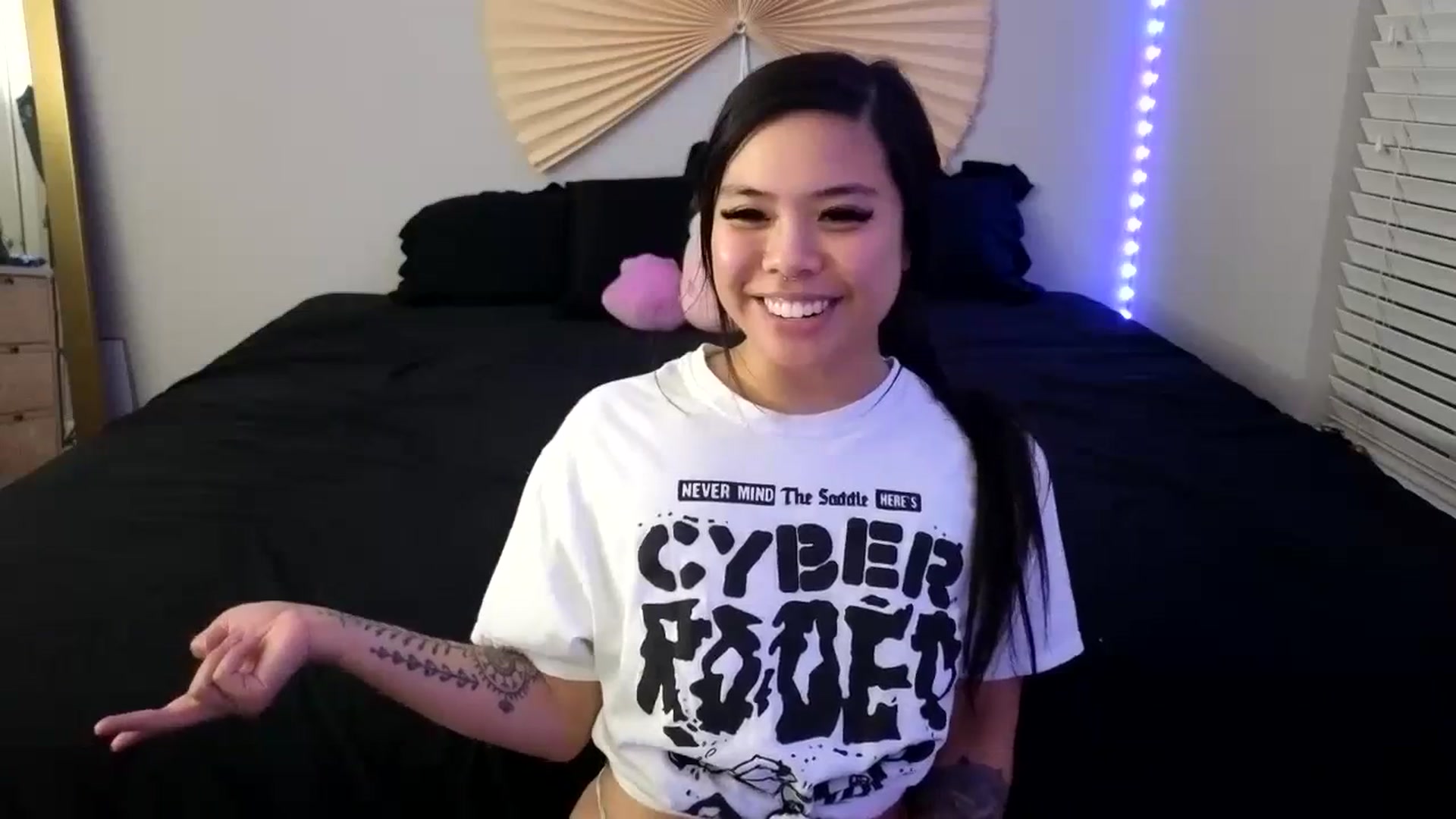 Gallery image thumbnail from dolllface's myfreecams stream on, 09/30/2023, 08:50 image 7 of 20