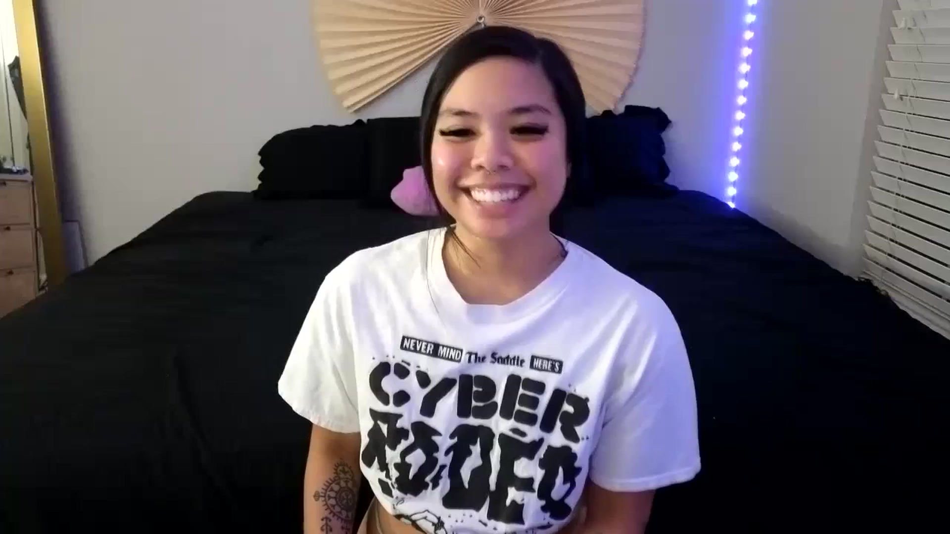 Gallery image thumbnail from dolllface's myfreecams stream on, 09/30/2023, 08:50 image 1 of 20