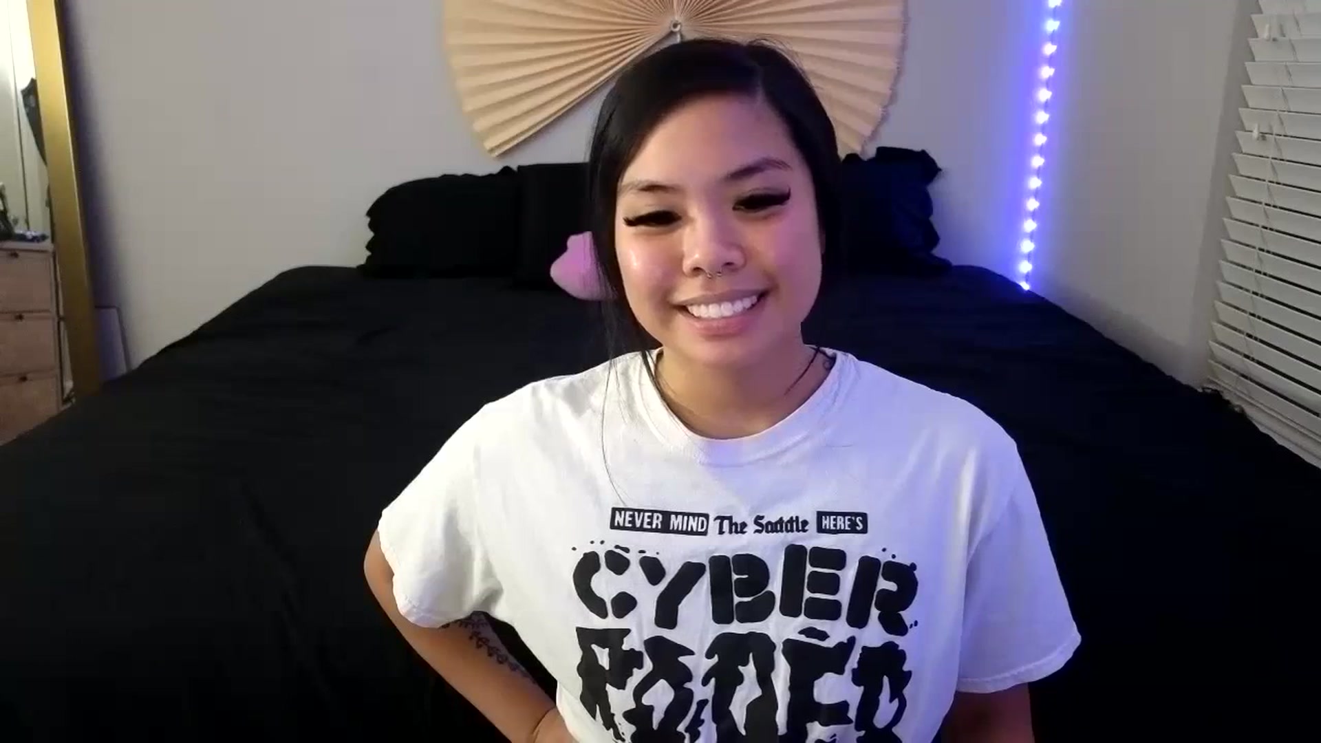 Gallery image thumbnail from dolllface's myfreecams stream on, 09/30/2023, 08:50 image 8 of 20