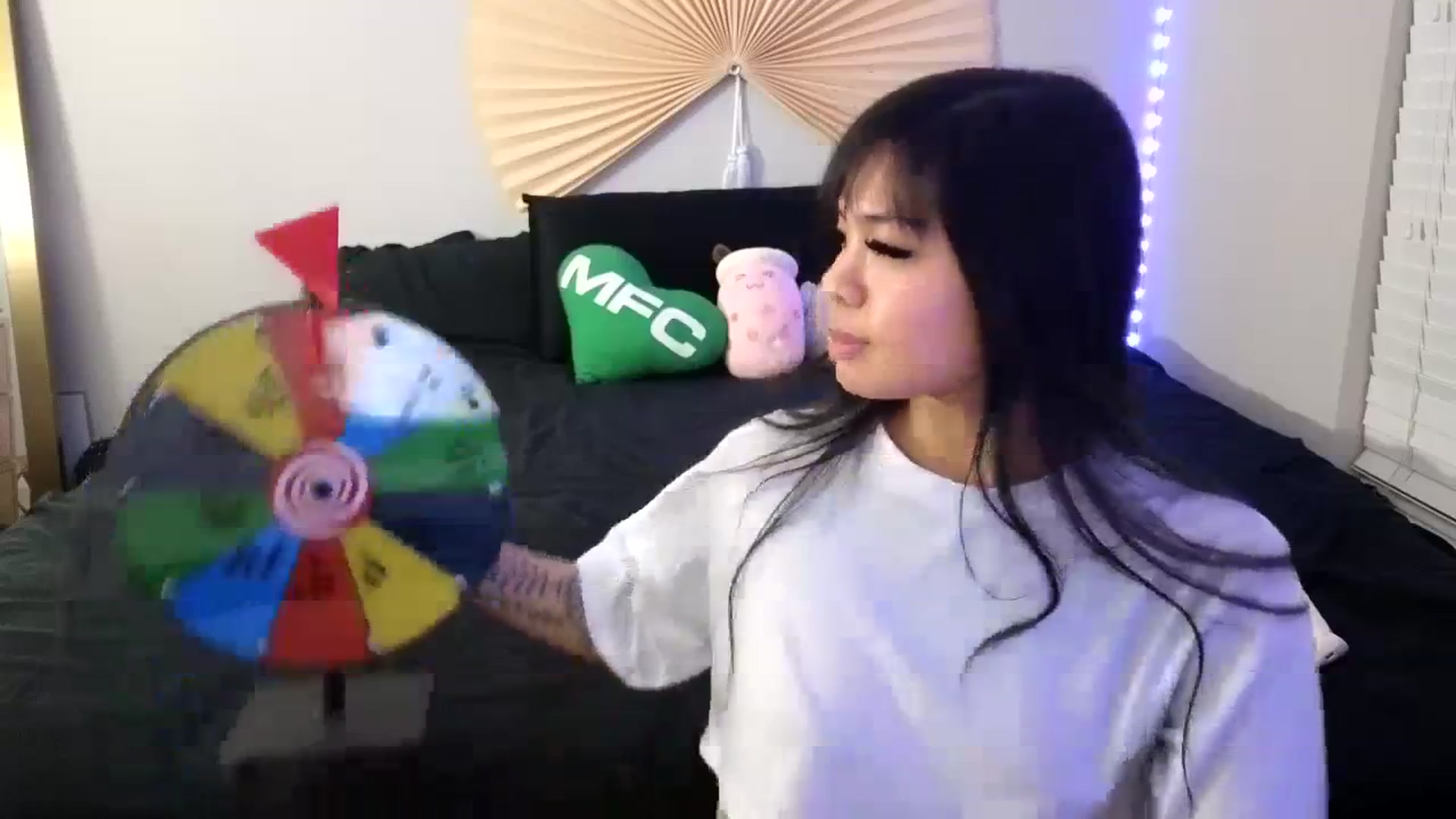 Gallery image thumbnail from dolllface's myfreecams stream on, 10/06/2023, 10:20 image 3 of 20