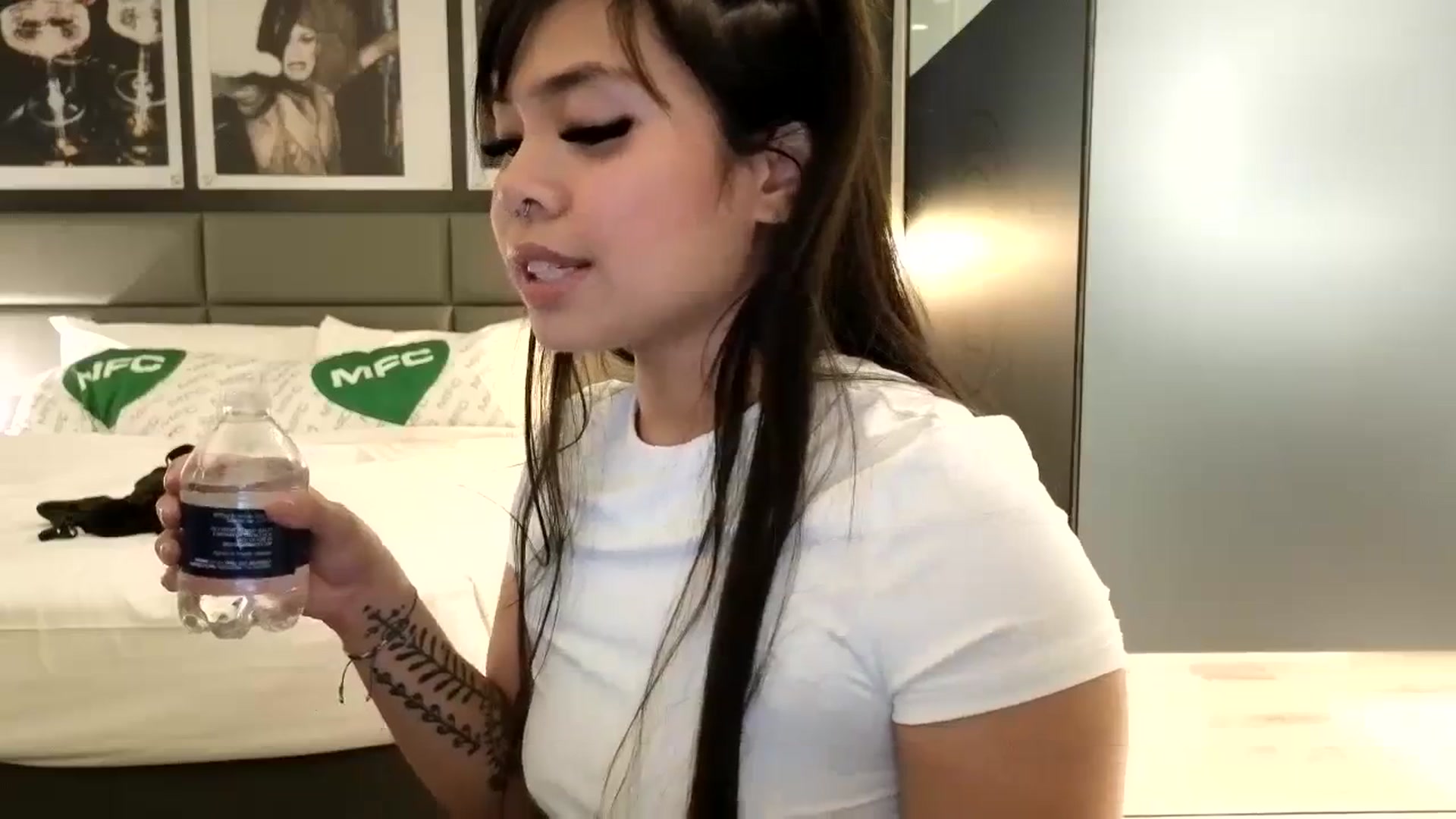 Gallery image thumbnail from dolllface's myfreecams stream on, 10/11/2023, 08:08 image 6 of 20