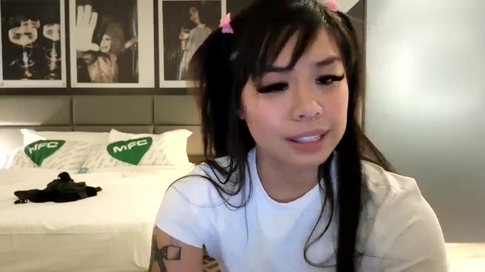 Gallery image thumbnail from dolllface's myfreecams stream on, 10/11/2023, 08:08 image 5 of 20