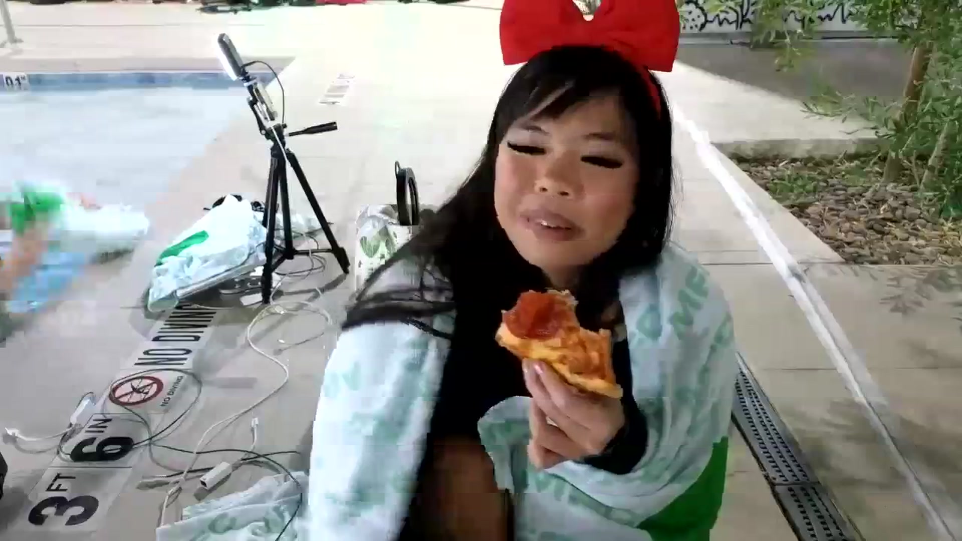 Gallery image thumbnail from dolllface's myfreecams stream on, 10/12/2023, 06:41 image 16 of 20