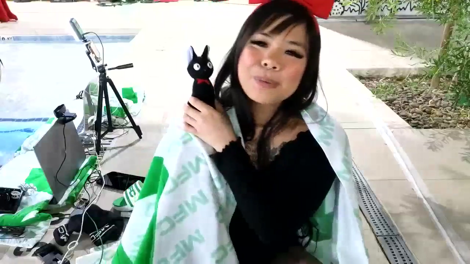 Gallery image thumbnail from dolllface's myfreecams stream on, 10/12/2023, 06:41 image 12 of 20