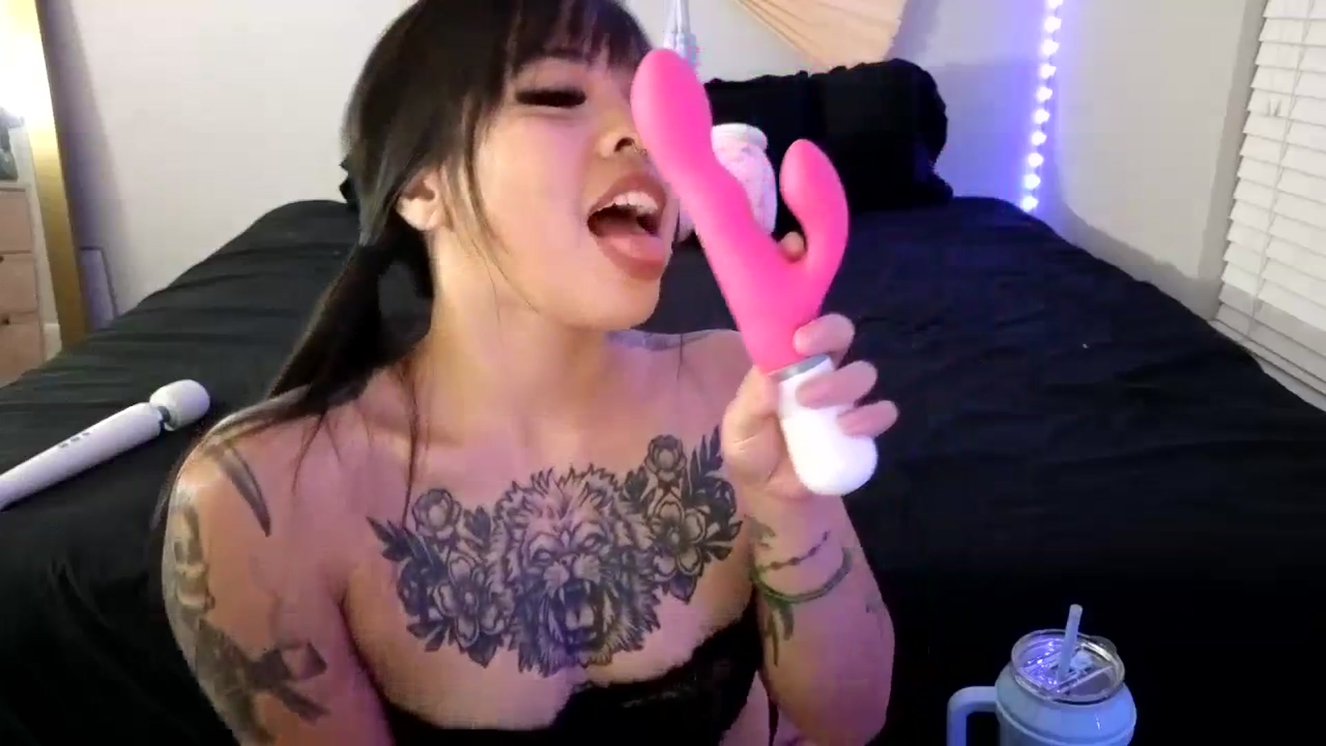 Gallery image thumbnail from dolllface's myfreecams stream on, 10/15/2023, 09:14 image 3 of 20