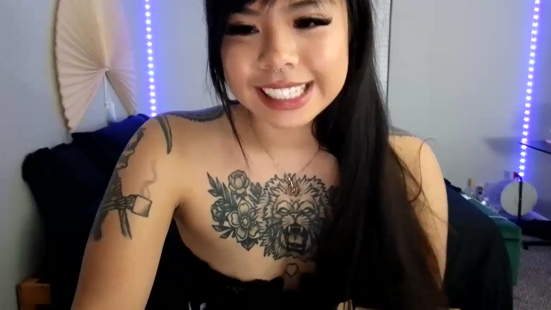 Gallery image thumbnail from dolllface's myfreecams stream on, 10/18/2023, 07:28 image 2 of 20