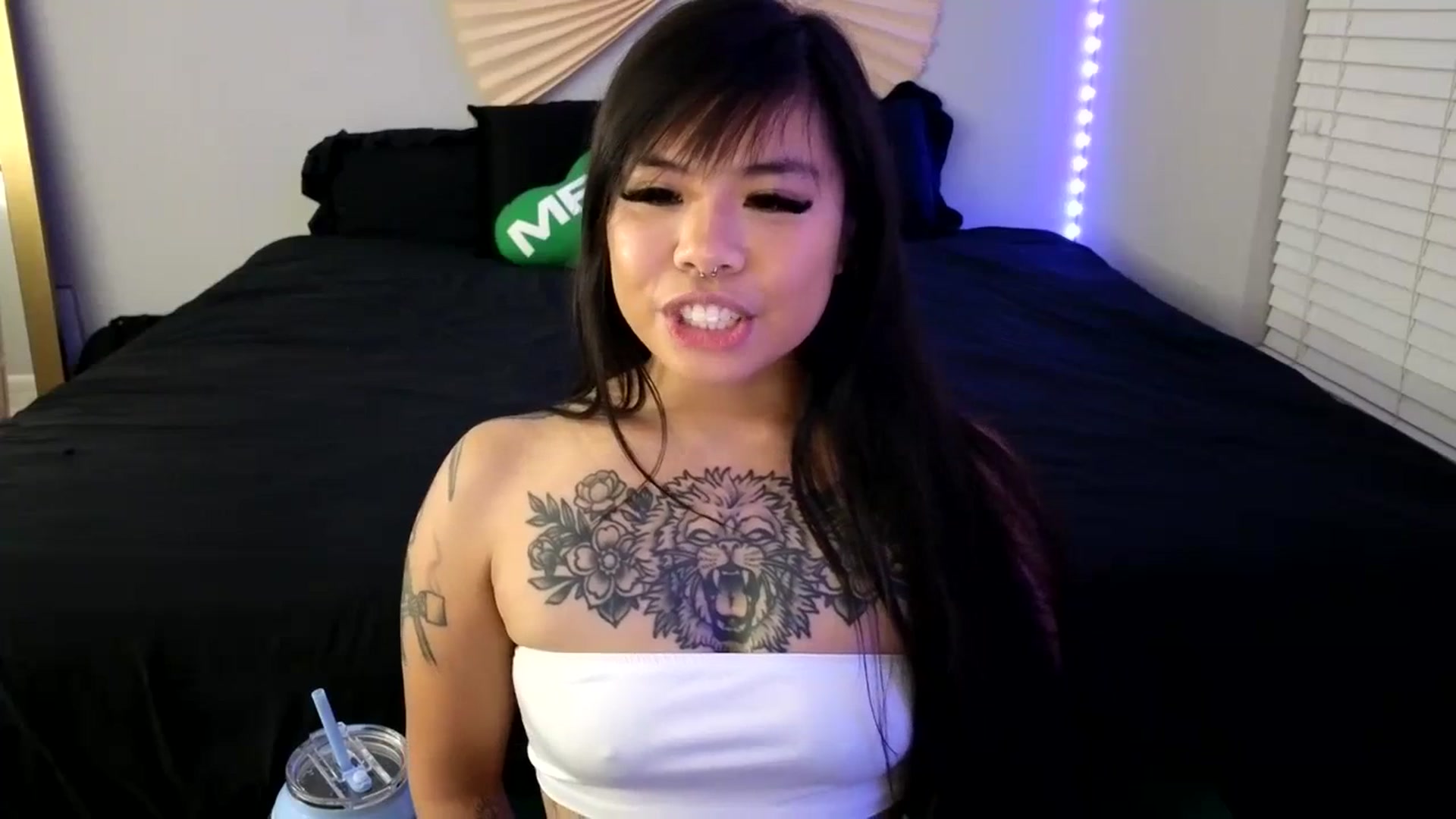 Gallery image thumbnail from dolllface's myfreecams stream on, 10/19/2023, 08:06 image 11 of 20