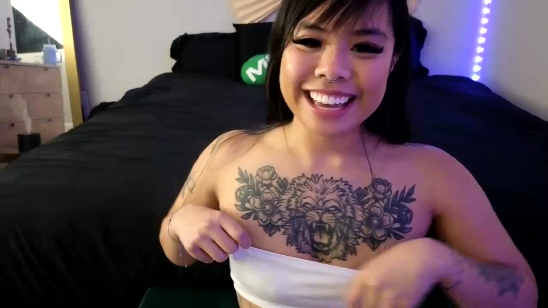 Gallery image thumbnail from dolllface's myfreecams stream on, 10/19/2023, 11:06 image 19 of 20
