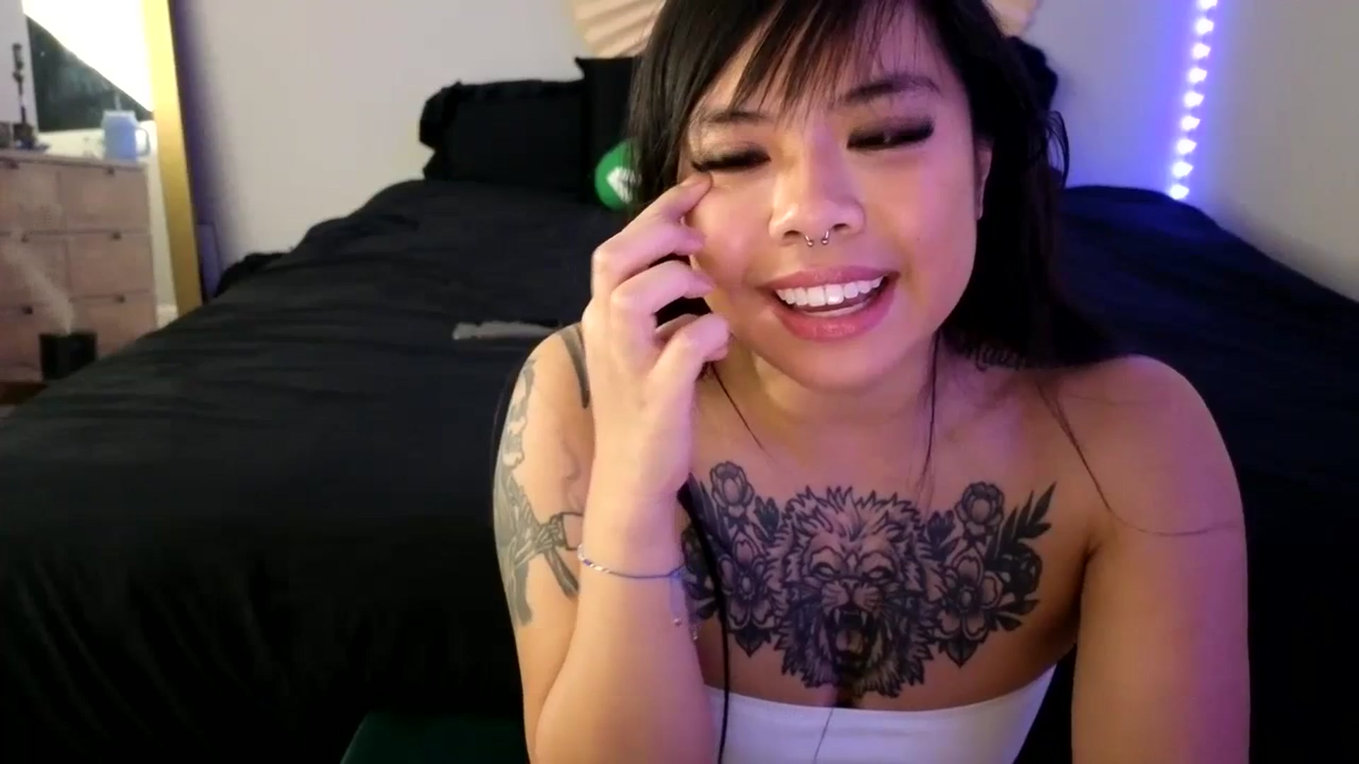 Gallery image thumbnail from dolllface's myfreecams stream on, 10/19/2023, 11:06 image 18 of 20