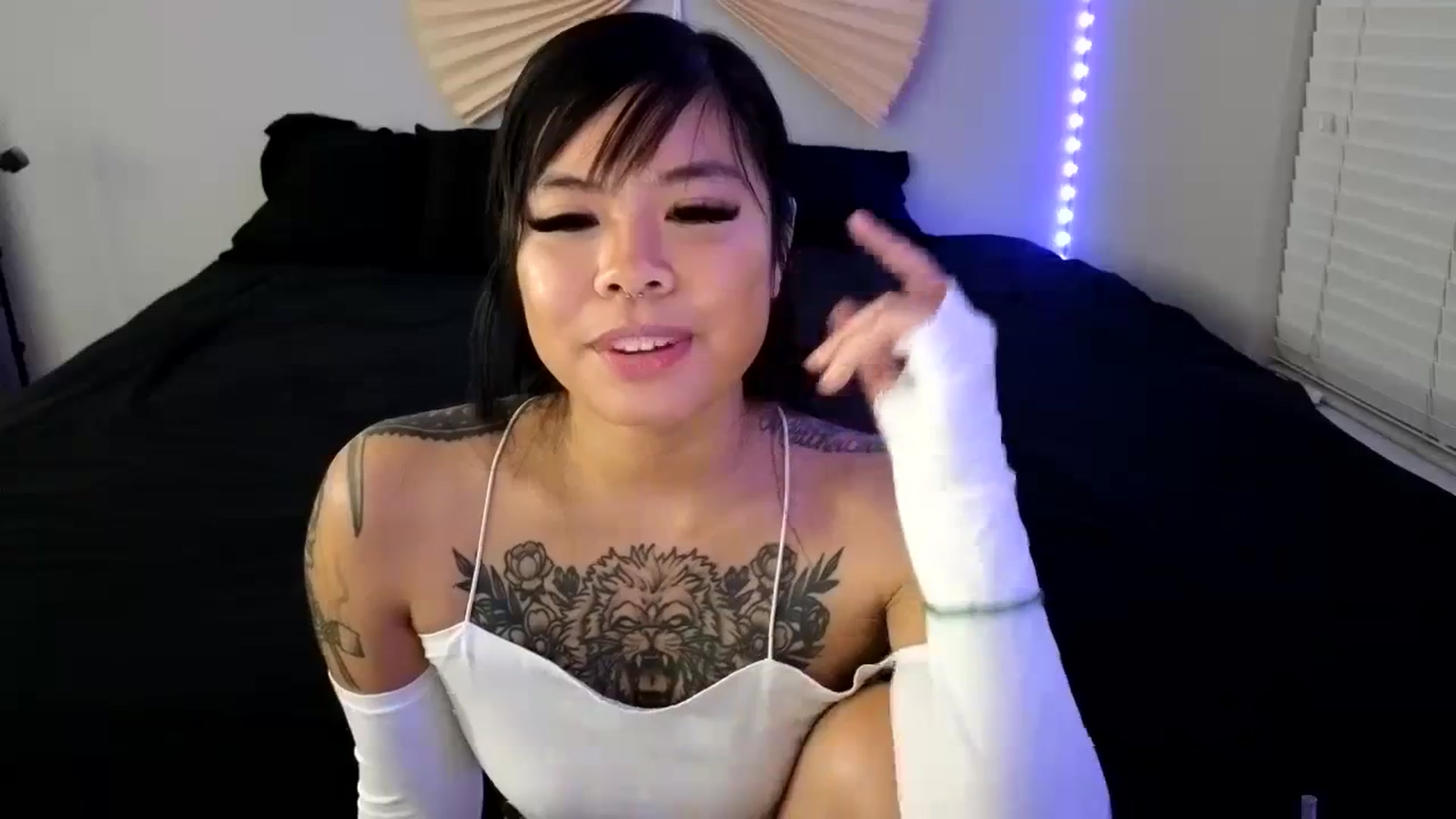 Gallery image thumbnail from dolllface's myfreecams stream on, 10/21/2023, 10:14 image 3 of 20