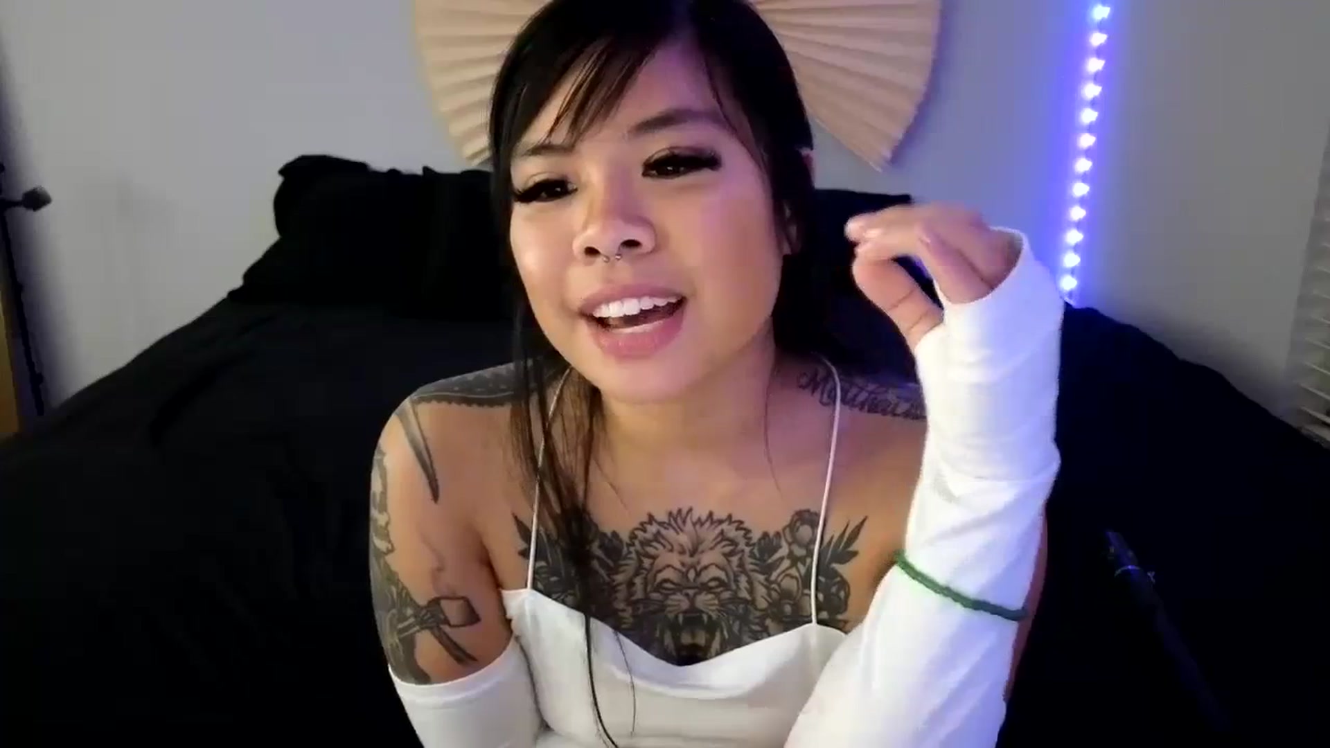 Gallery image thumbnail from dolllface's myfreecams stream on, 10/21/2023, 12:35 image 2 of 20