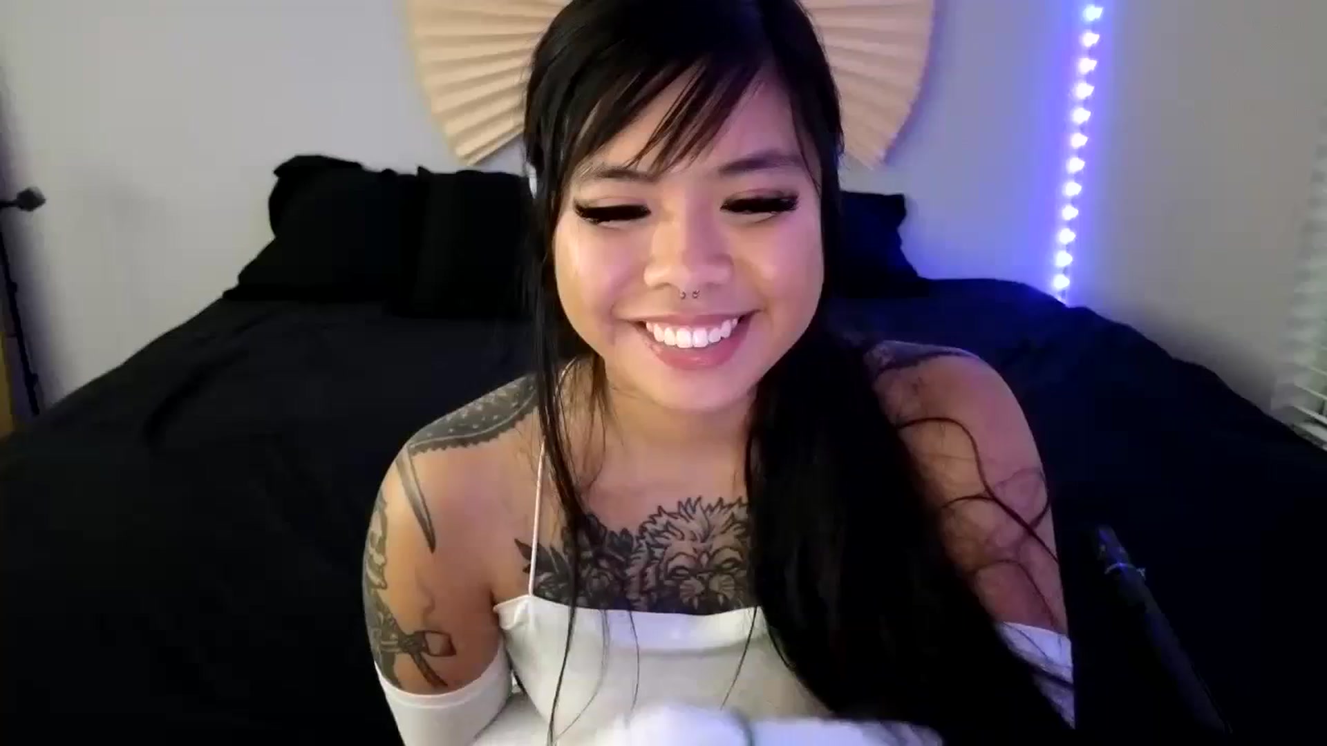 Gallery image thumbnail from dolllface's myfreecams stream on, 10/21/2023, 12:35 image 9 of 20