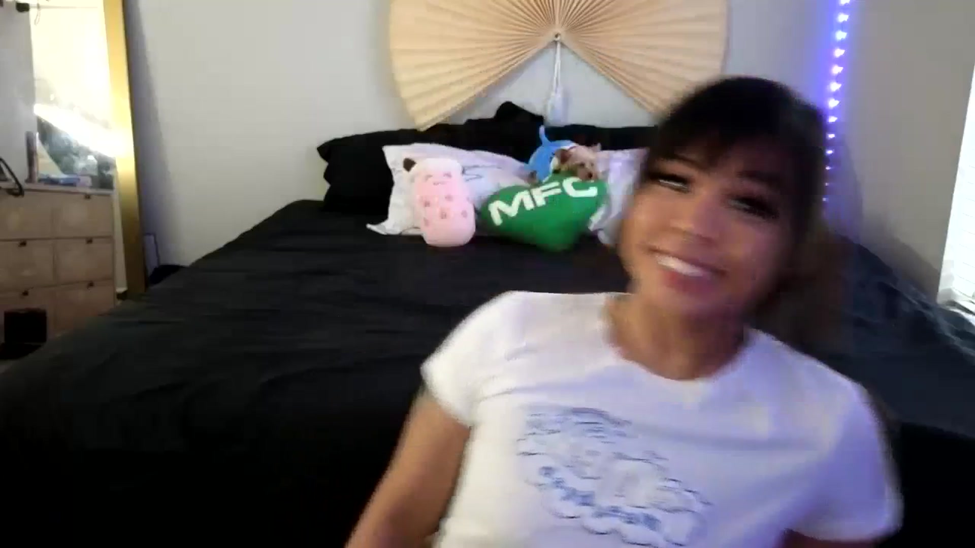 Gallery image thumbnail from dolllface's myfreecams stream on, 10/25/2023, 19:44 image 5 of 20