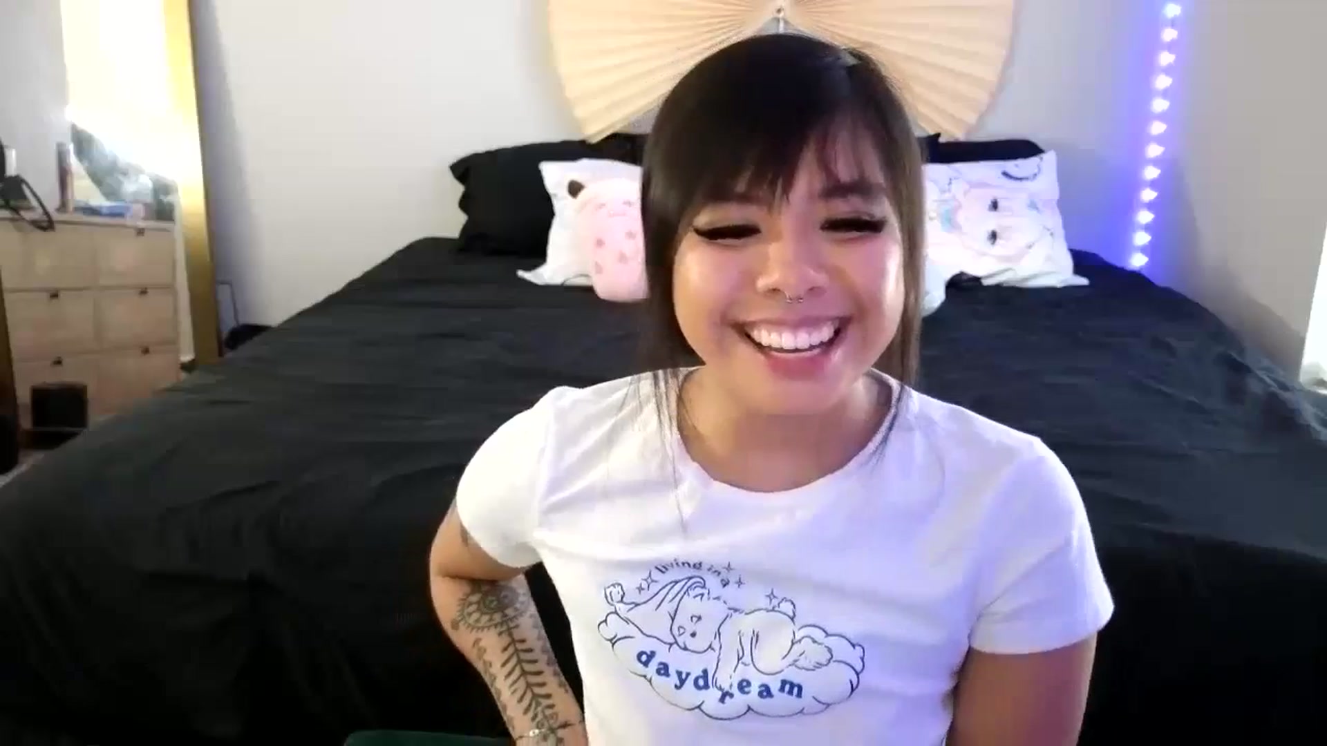 Gallery image thumbnail from dolllface's myfreecams stream on, 10/25/2023, 19:44 image 9 of 20