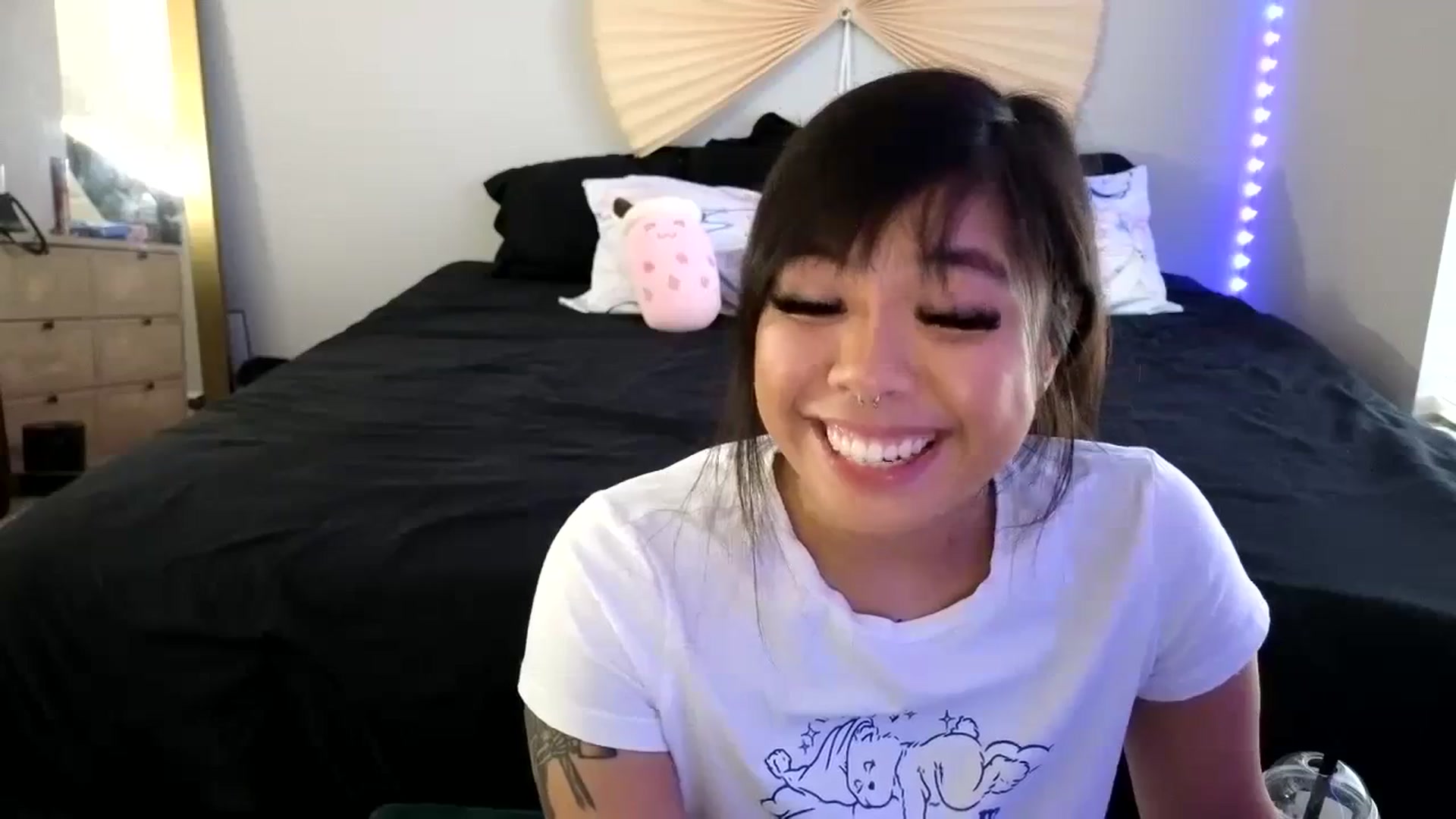 Gallery image thumbnail from dolllface's myfreecams stream on, 10/25/2023, 19:44 image 13 of 20