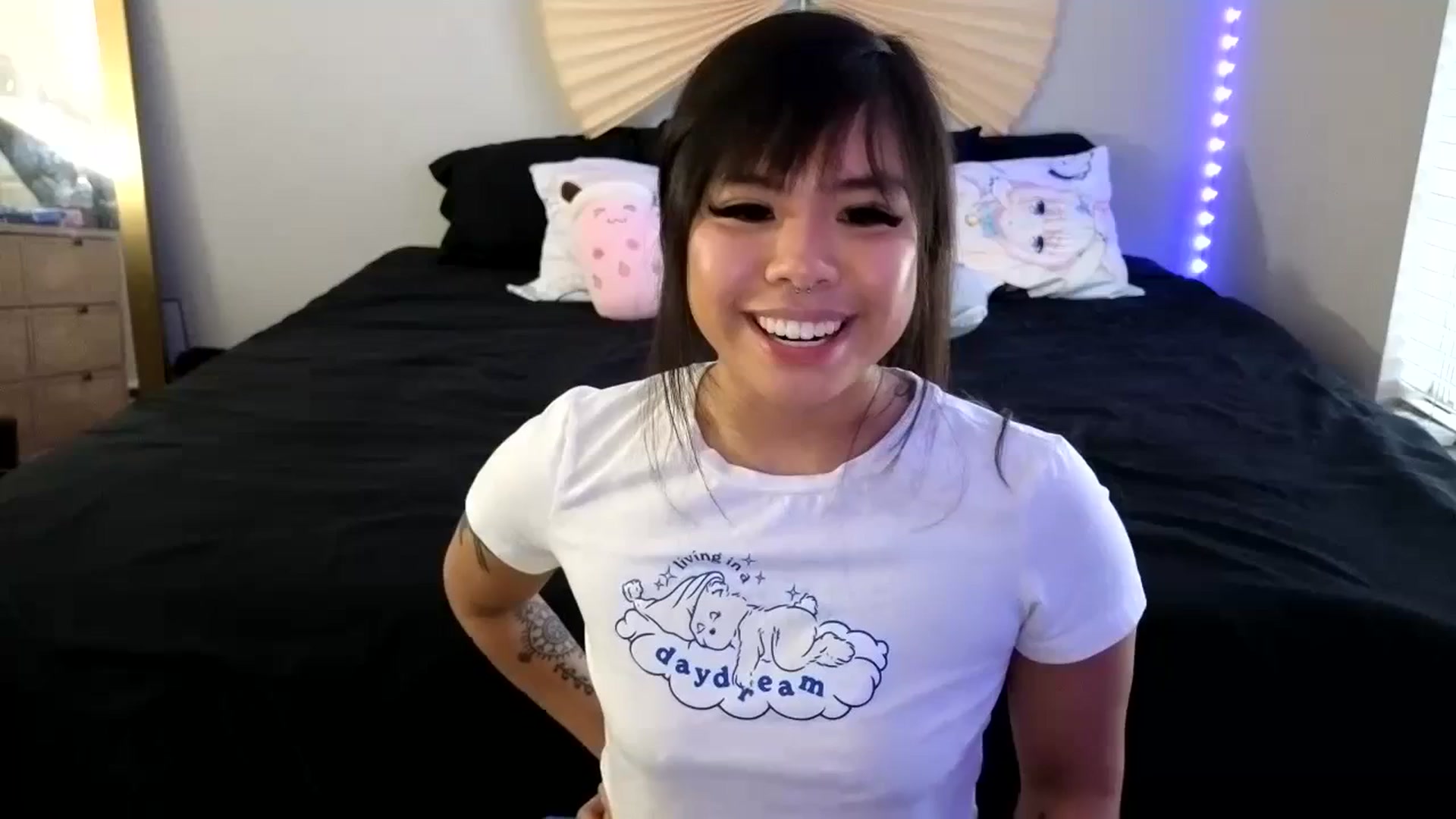 Gallery image thumbnail from dolllface's myfreecams stream on, 10/25/2023, 20:30 image 1 of 20