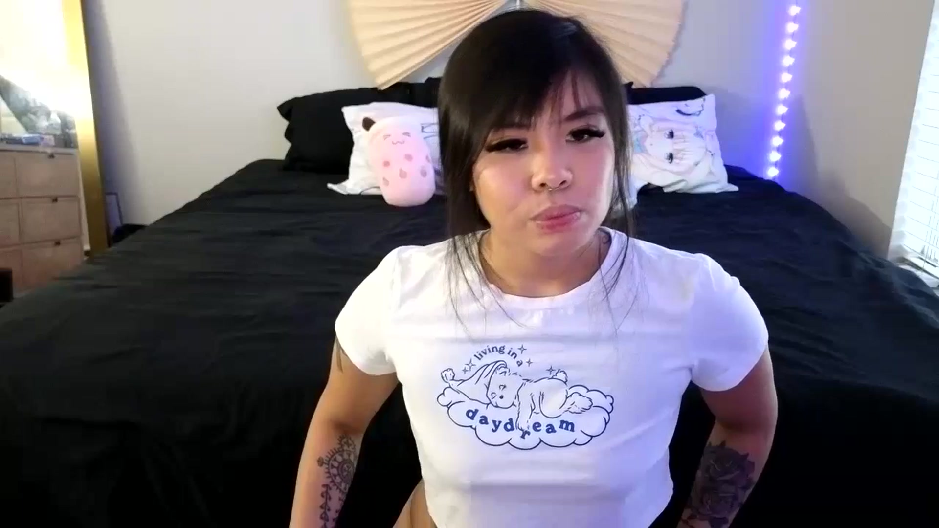 Gallery image thumbnail from dolllface's myfreecams stream on, 10/25/2023, 20:30 image 17 of 20
