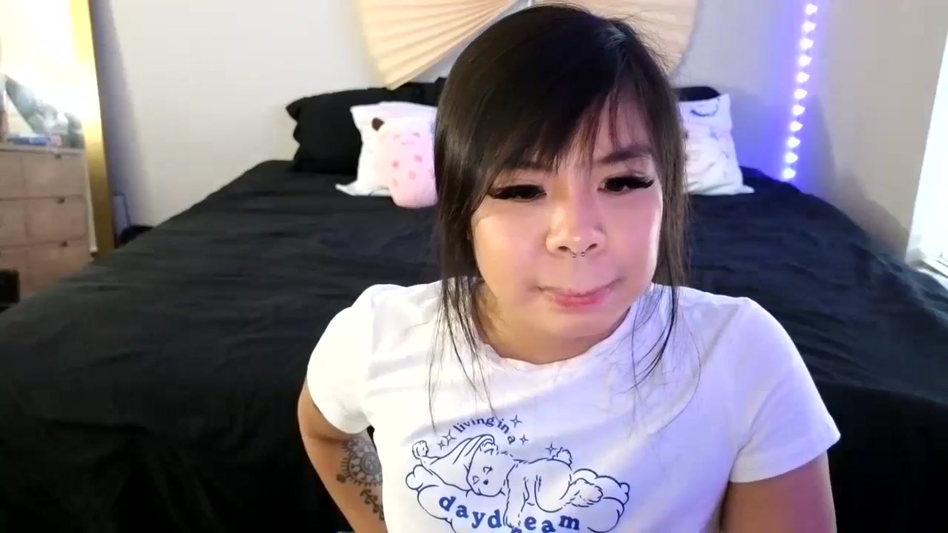 Gallery image thumbnail from dolllface's myfreecams stream on, 10/25/2023, 20:30 image 18 of 20