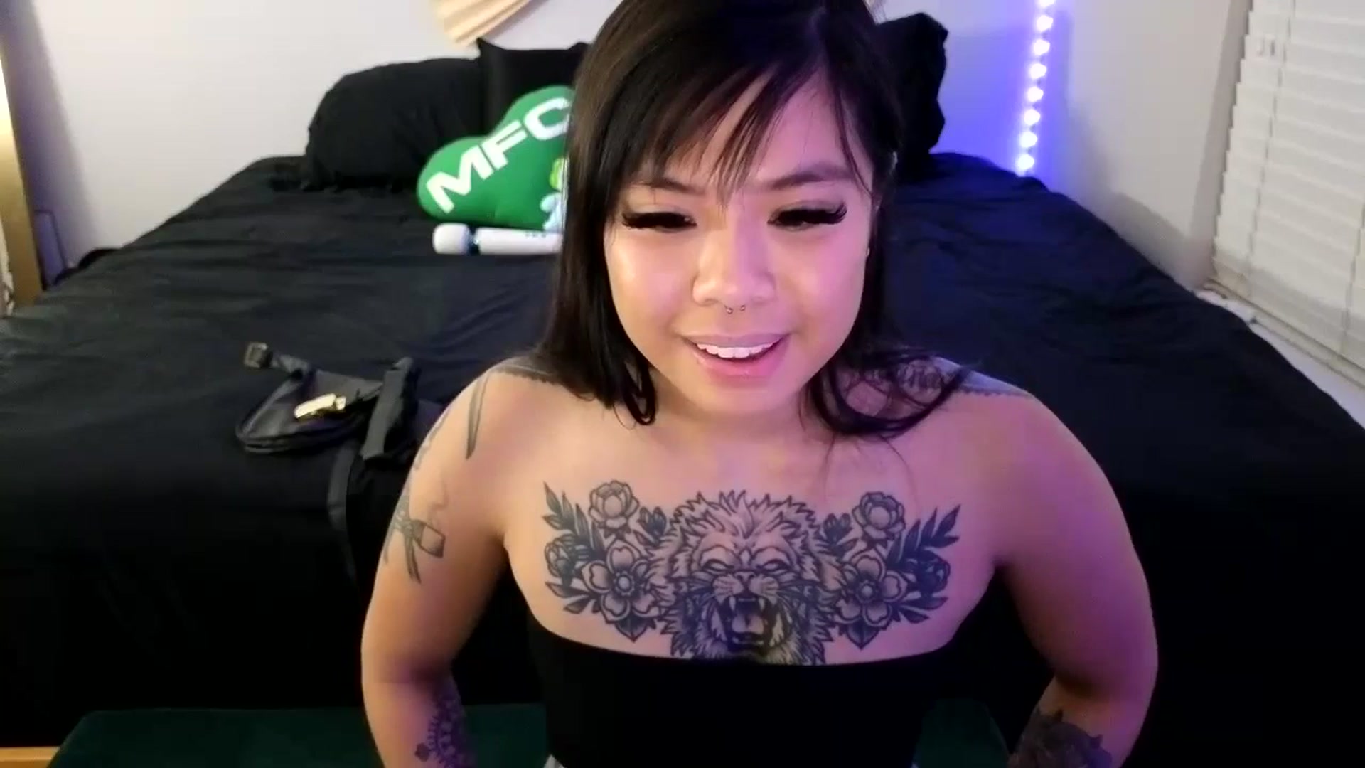 Gallery image thumbnail from dolllface's myfreecams stream on, 10/27/2023, 08:38 image 19 of 20
