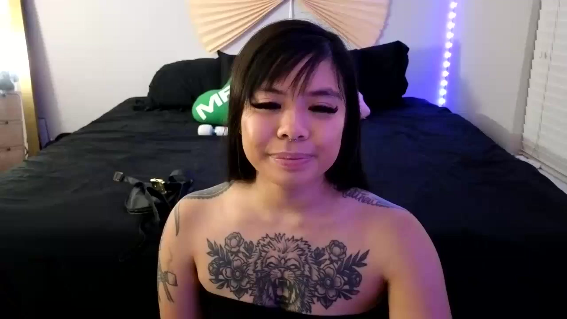 Gallery image thumbnail from dolllface's myfreecams stream on, 10/27/2023, 08:38 image 13 of 20
