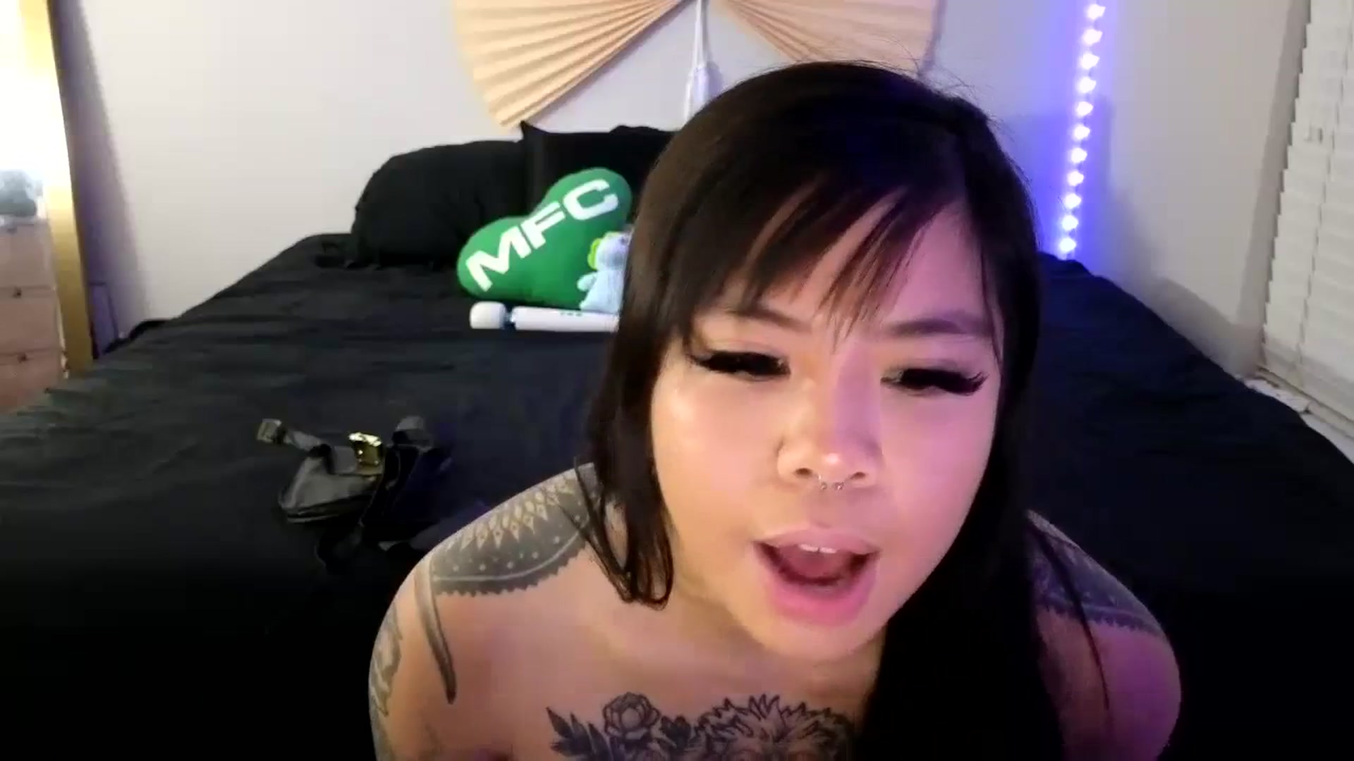 Gallery image thumbnail from dolllface's myfreecams stream on, 10/27/2023, 08:38 image 9 of 20