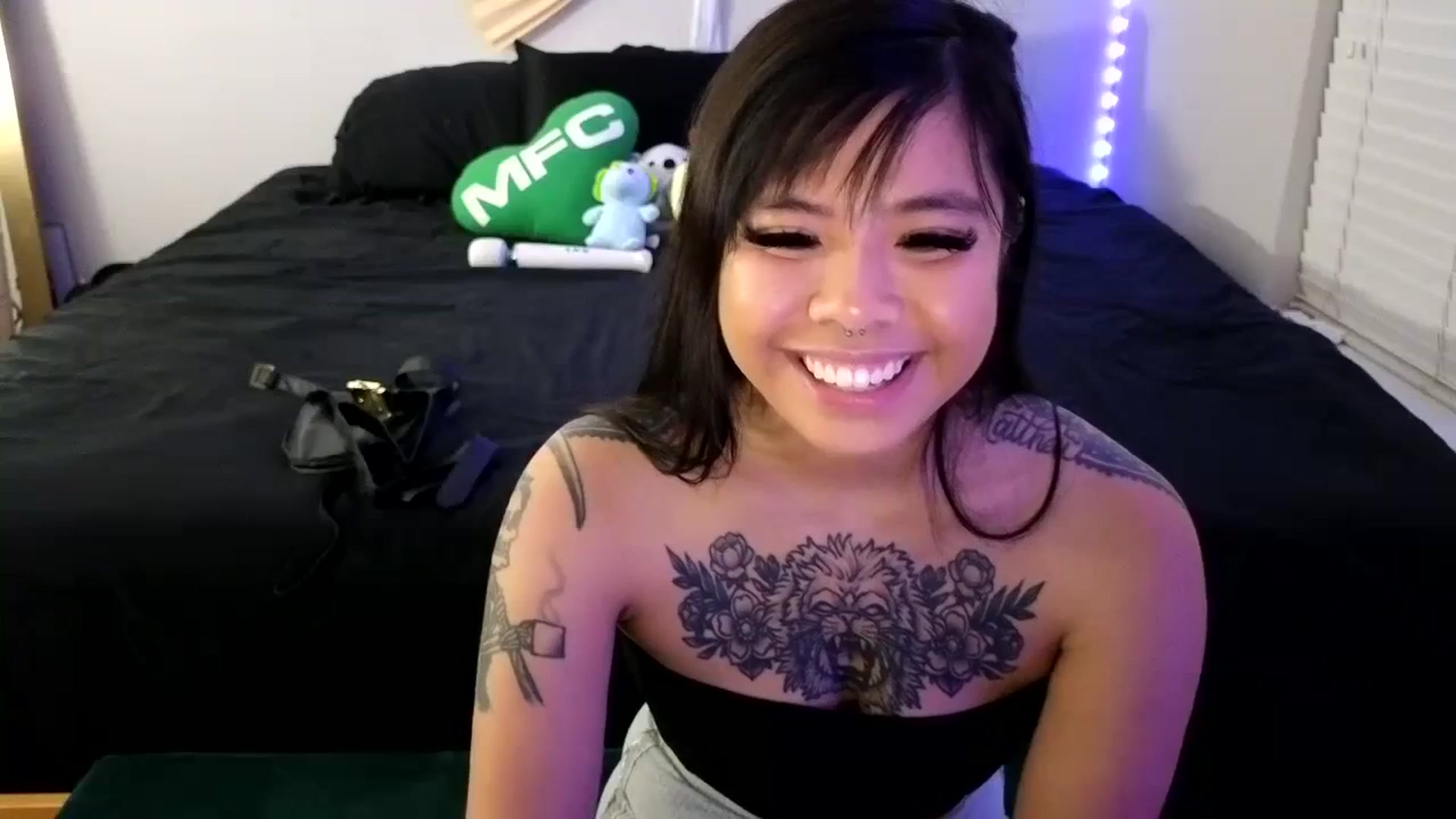 Gallery image thumbnail from dolllface's myfreecams stream on, 10/27/2023, 08:38 image 14 of 20