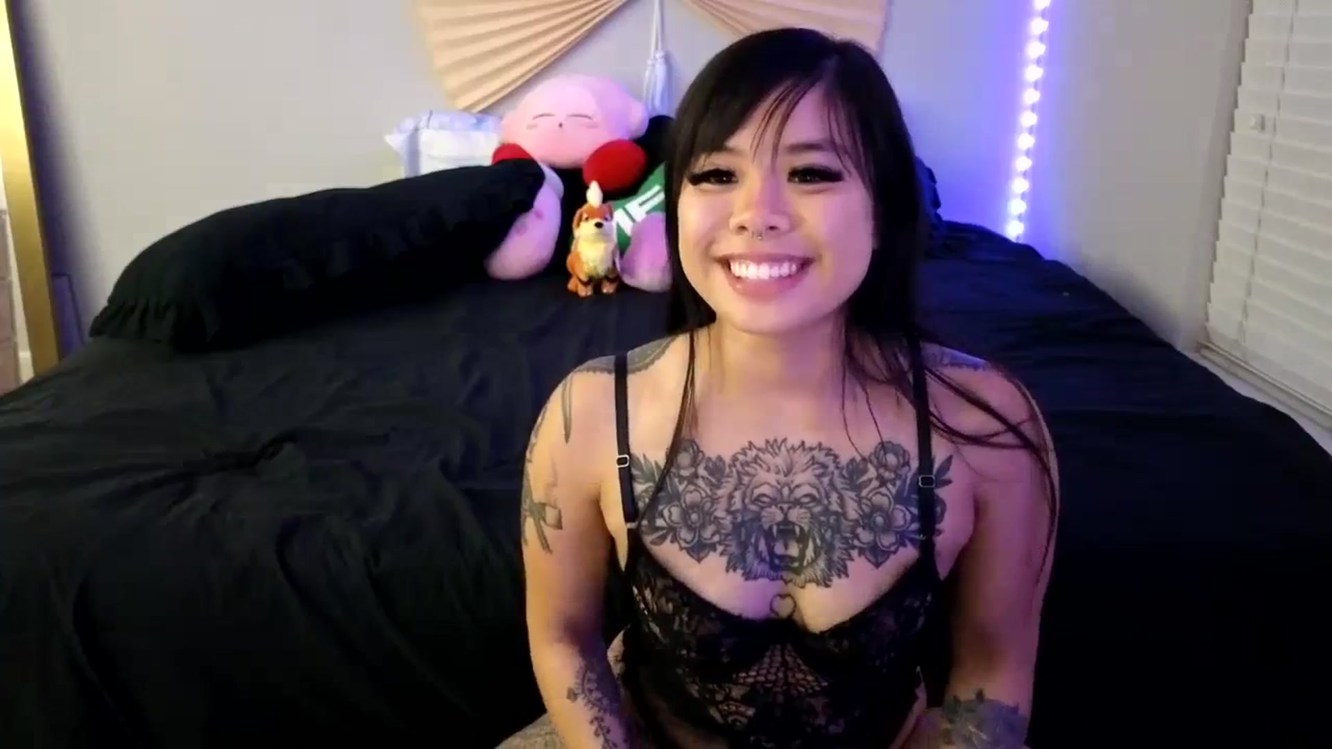 Gallery image thumbnail from dolllface's myfreecams stream on, 10/31/2023, 07:11 image 10 of 20