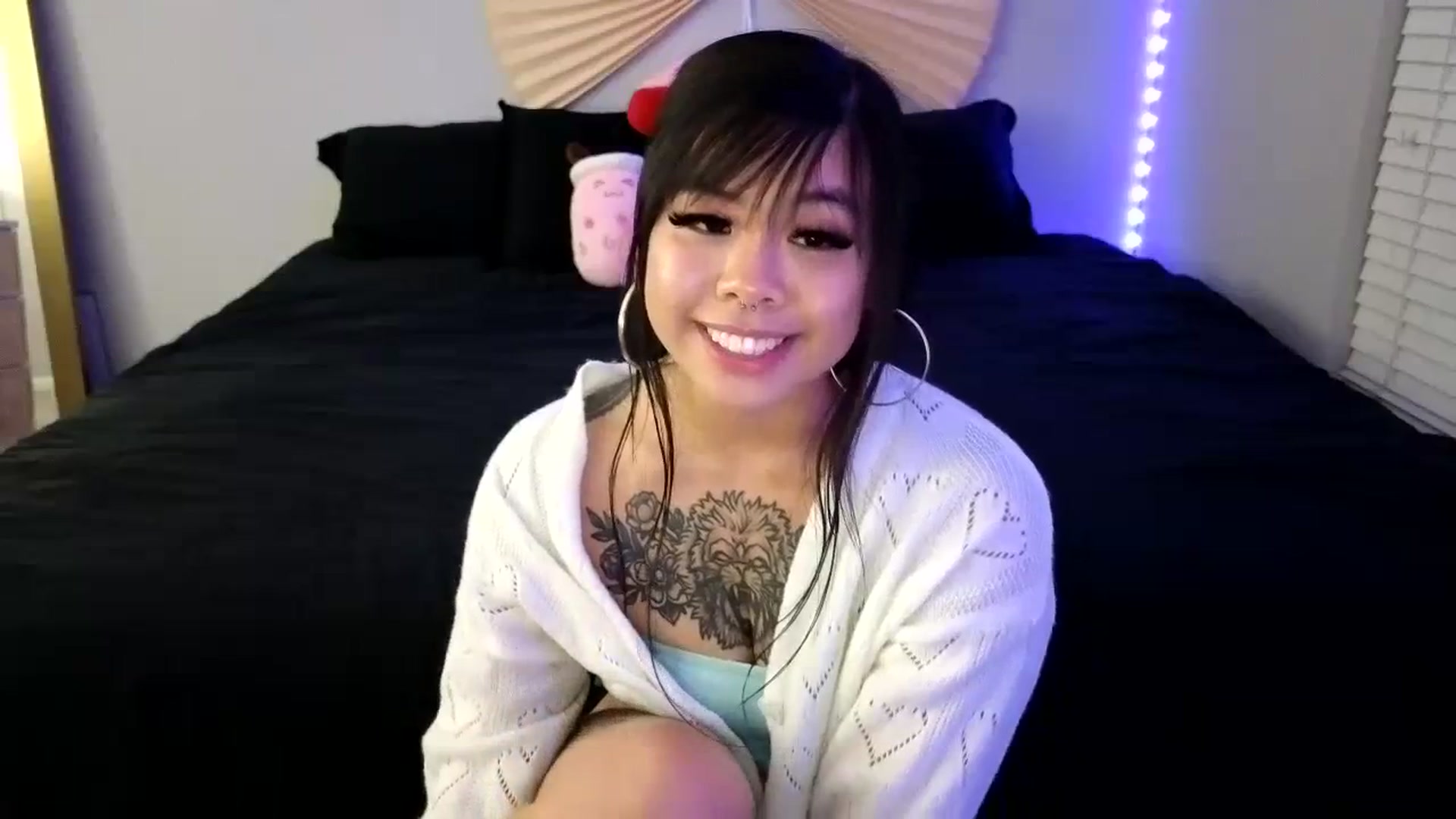 Gallery image thumbnail from dolllface's myfreecams stream on, 11/03/2023, 08:16 image 4 of 20