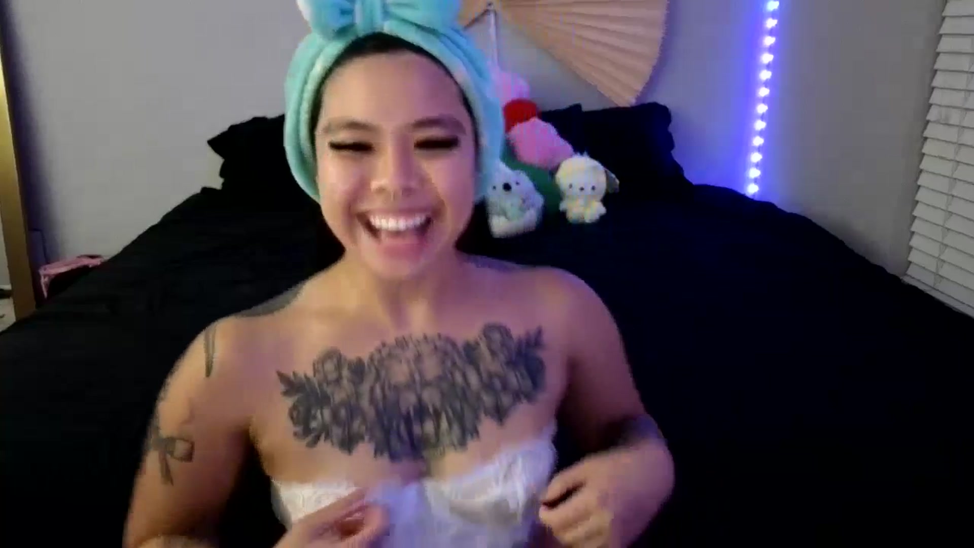 Gallery image thumbnail from dolllface's myfreecams stream on, 11/07/2023, 09:24 image 8 of 20