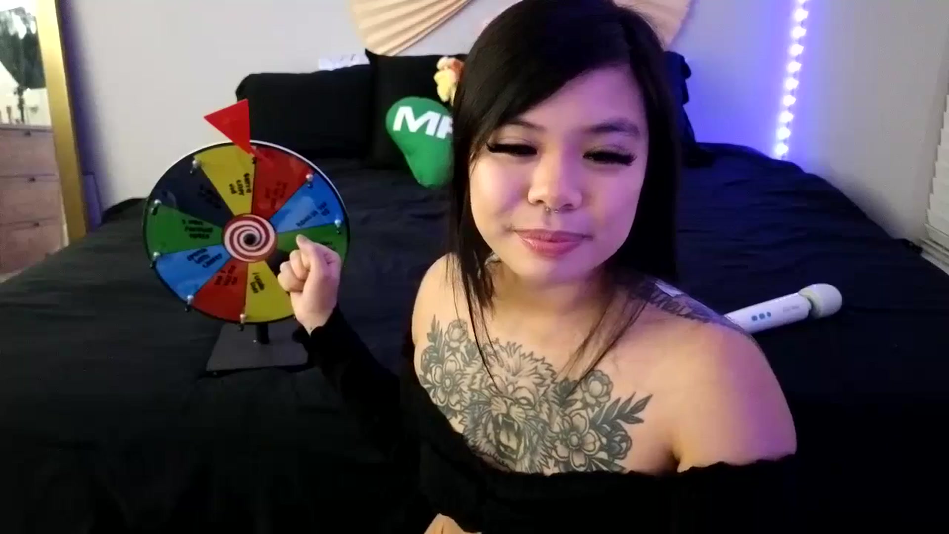 Gallery image thumbnail from dolllface's myfreecams stream on, 11/15/2023, 08:34 image 4 of 20