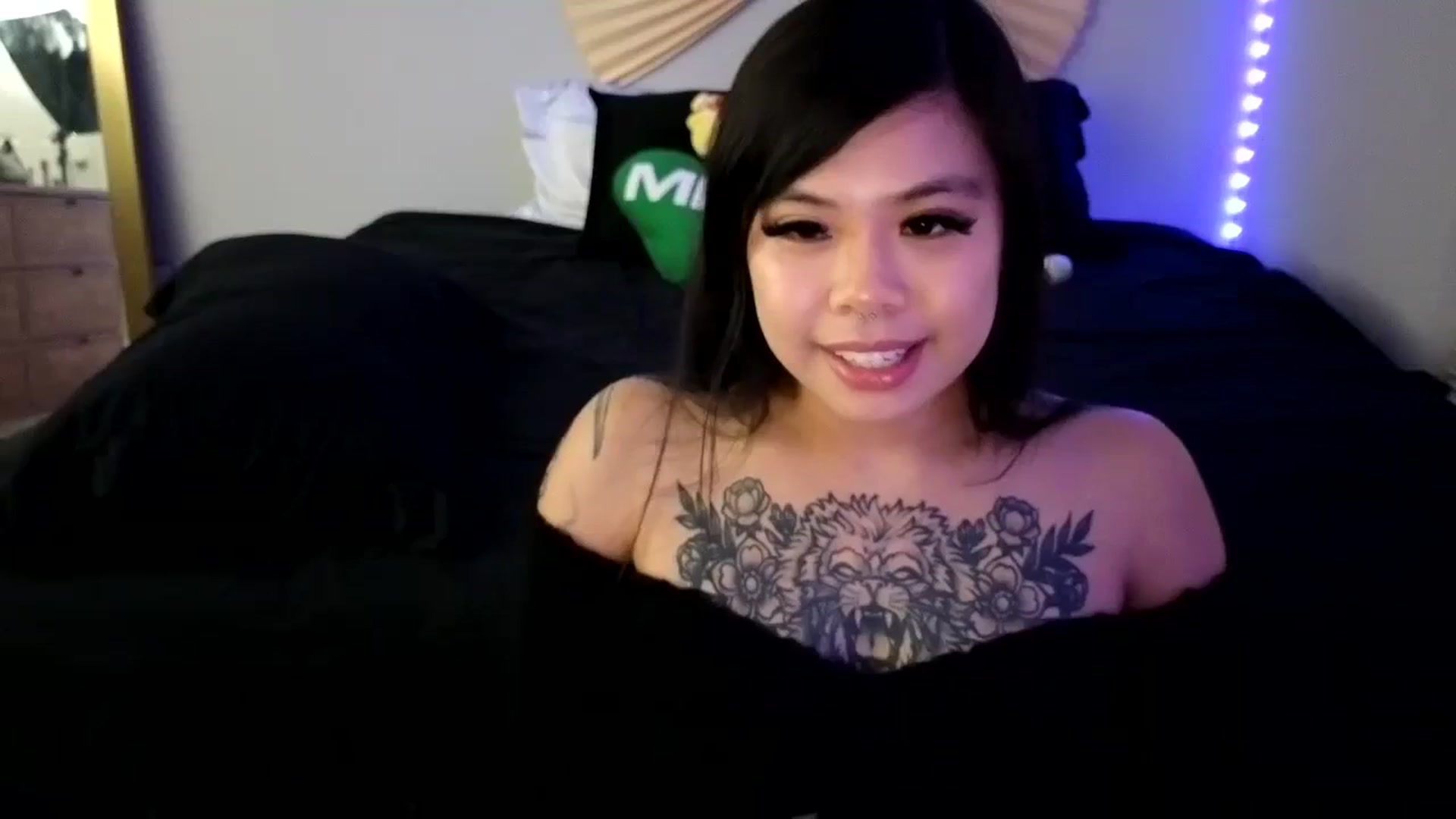 Gallery image thumbnail from dolllface's myfreecams stream on, 11/15/2023, 08:34 image 10 of 20