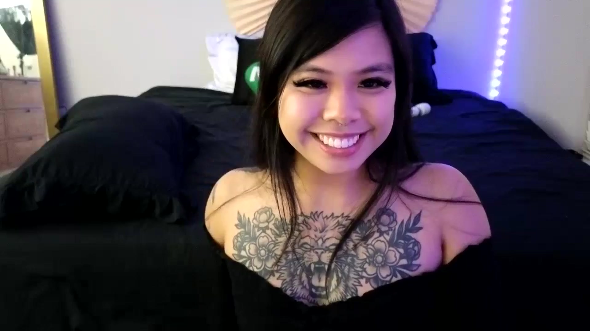 Gallery image thumbnail from dolllface's myfreecams stream on, 11/15/2023, 08:34 image 11 of 20