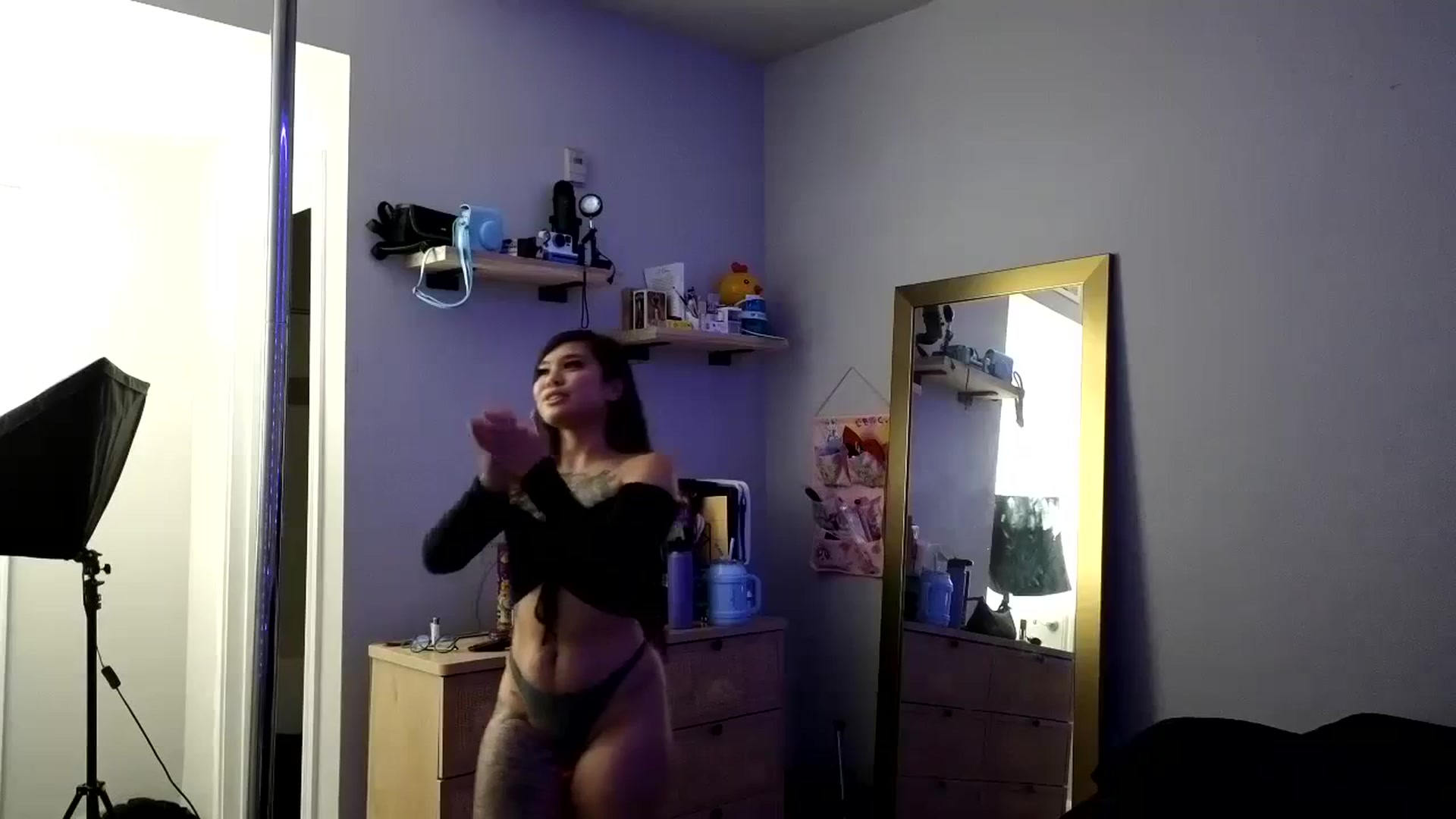Gallery image thumbnail from dolllface's myfreecams stream on, 11/15/2023, 11:13 image 4 of 20