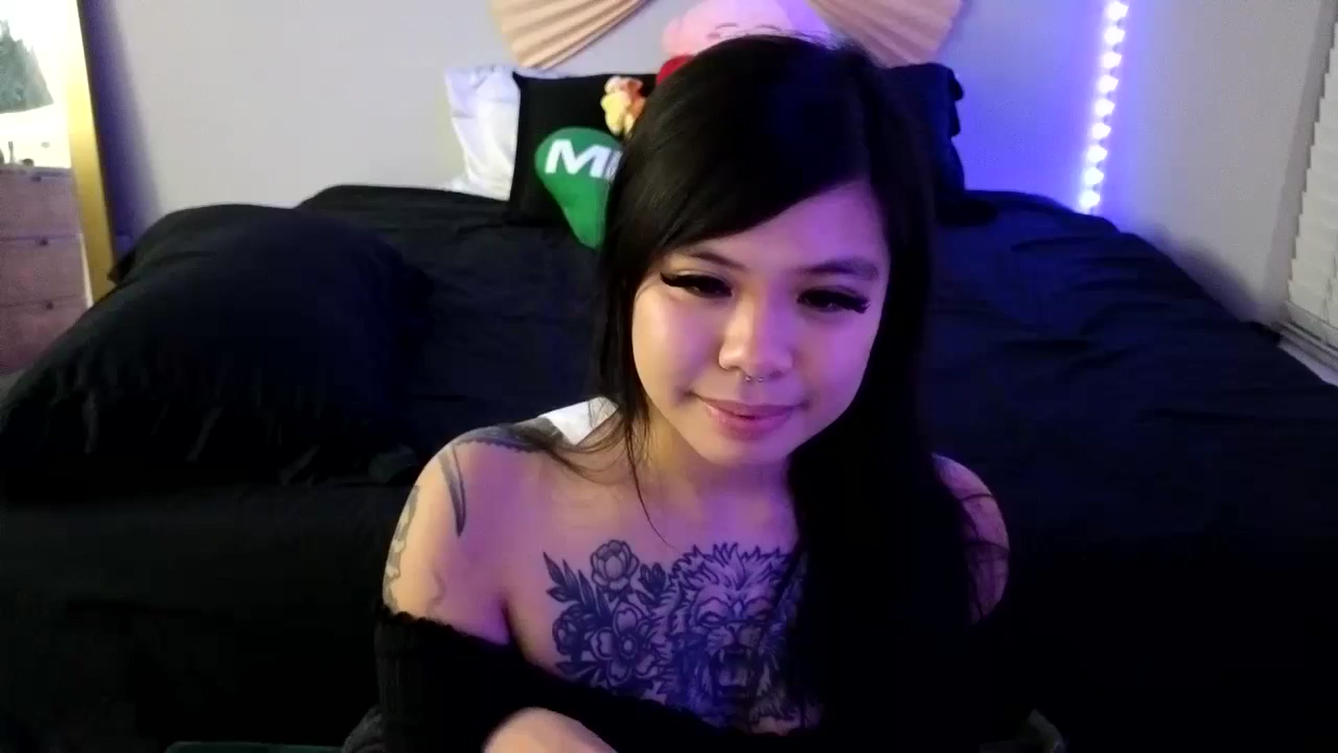 Gallery image thumbnail from dolllface's myfreecams stream on, 11/15/2023, 11:13 image 15 of 20