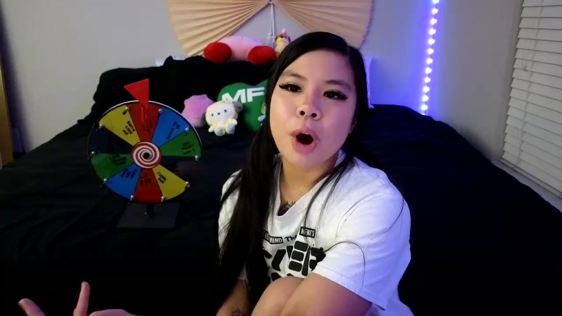 Gallery image thumbnail from dolllface's myfreecams stream on, 11/18/2023, 08:29 image 3 of 20