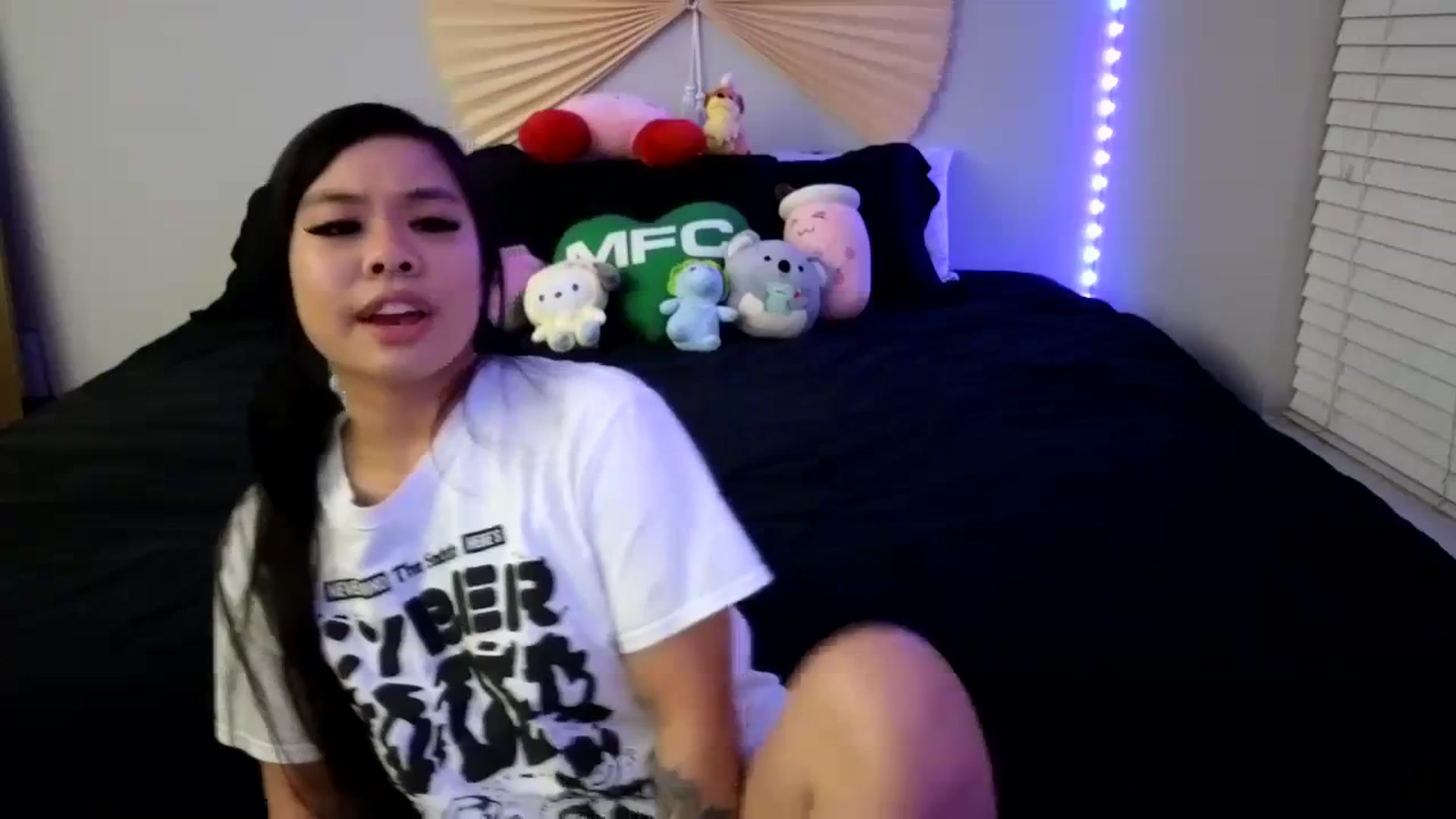 Gallery image thumbnail from dolllface's myfreecams stream on, 11/18/2023, 08:29 image 14 of 20