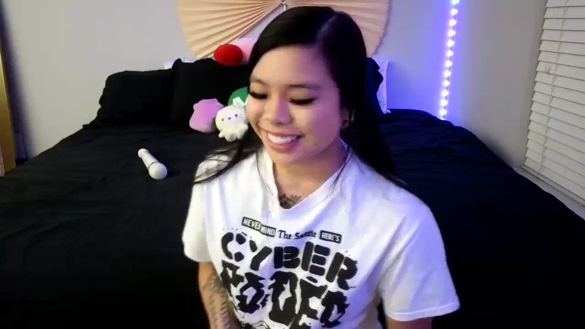 Gallery image thumbnail from dolllface's myfreecams stream on, 11/18/2023, 08:29 image 2 of 20