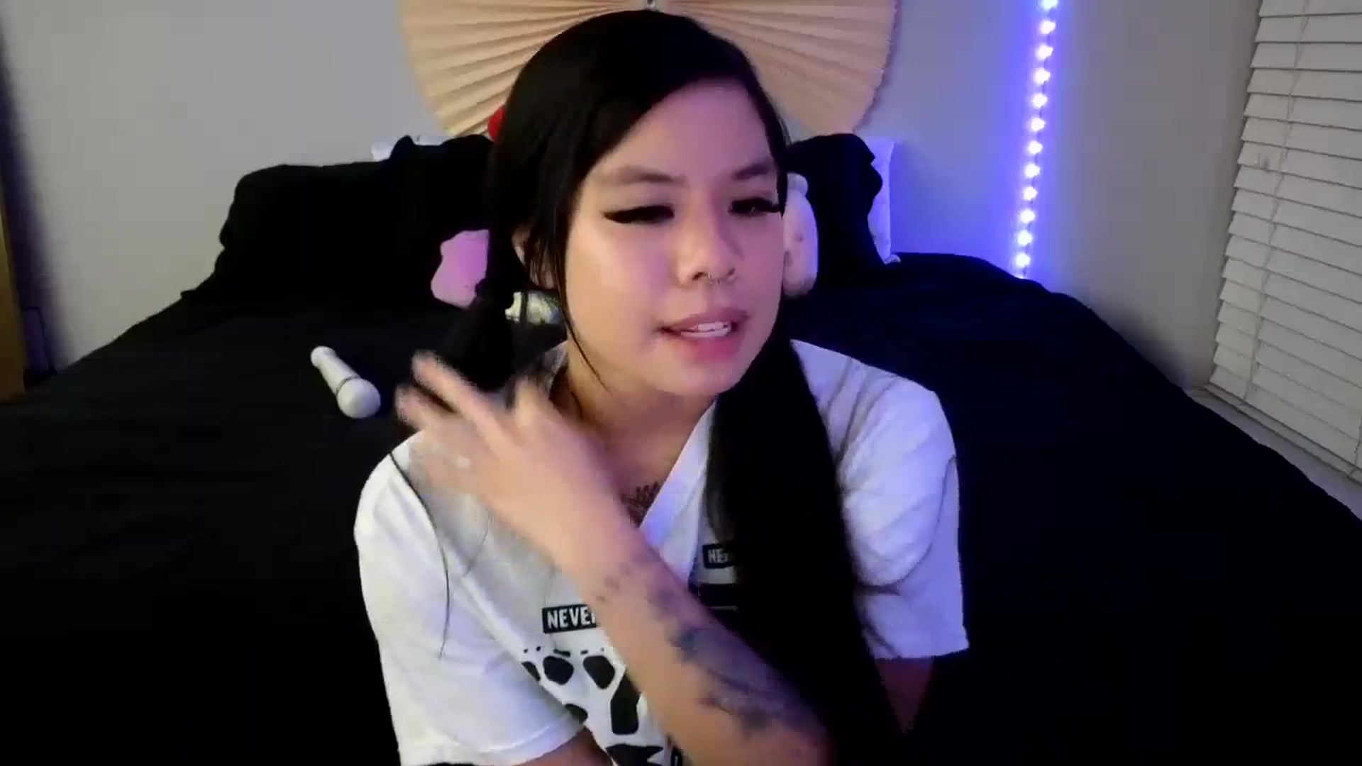 Gallery image thumbnail from dolllface's myfreecams stream on, 11/18/2023, 08:29 image 15 of 20