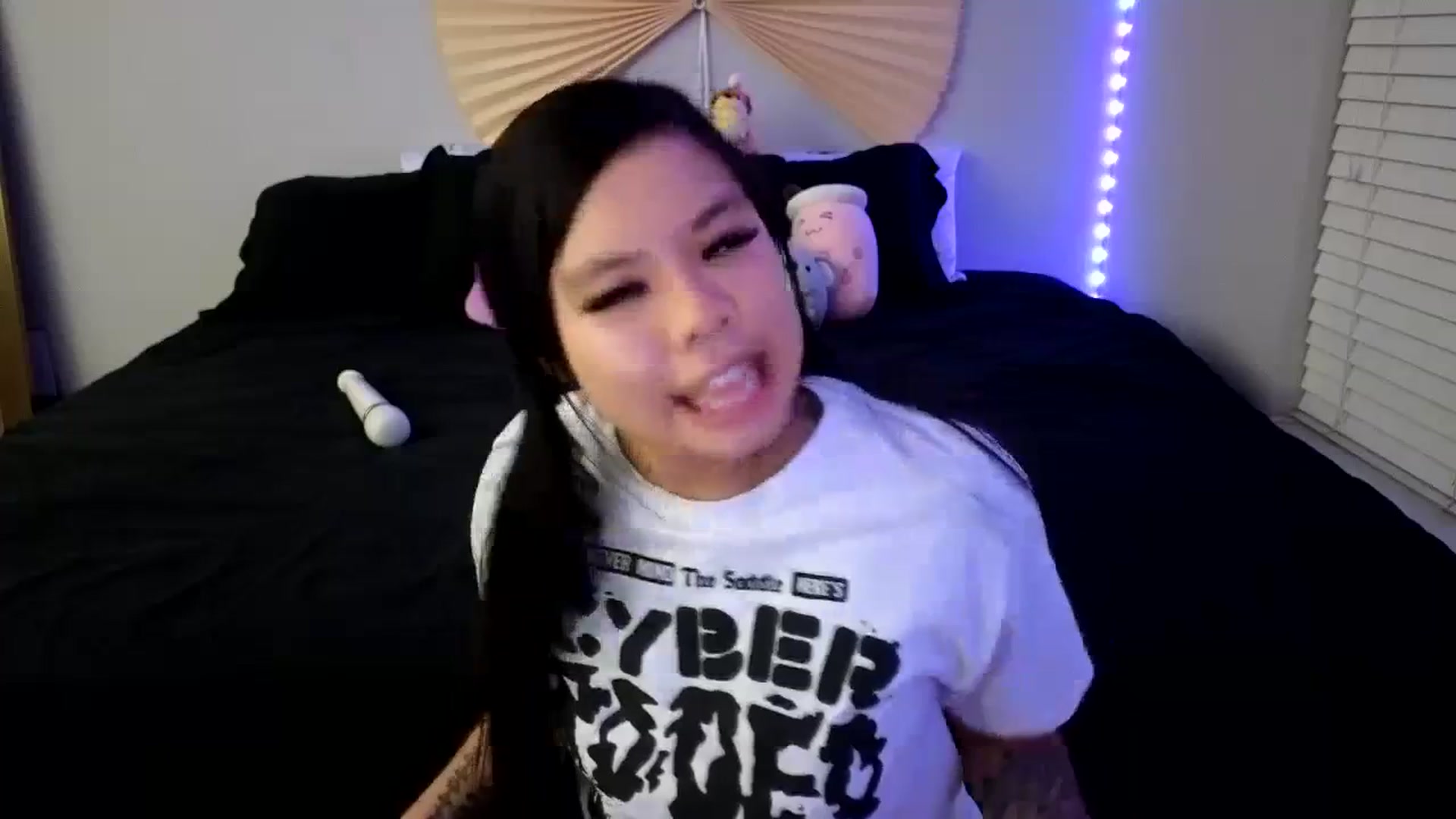 Gallery image thumbnail from dolllface's myfreecams stream on, 11/18/2023, 08:29 image 6 of 20