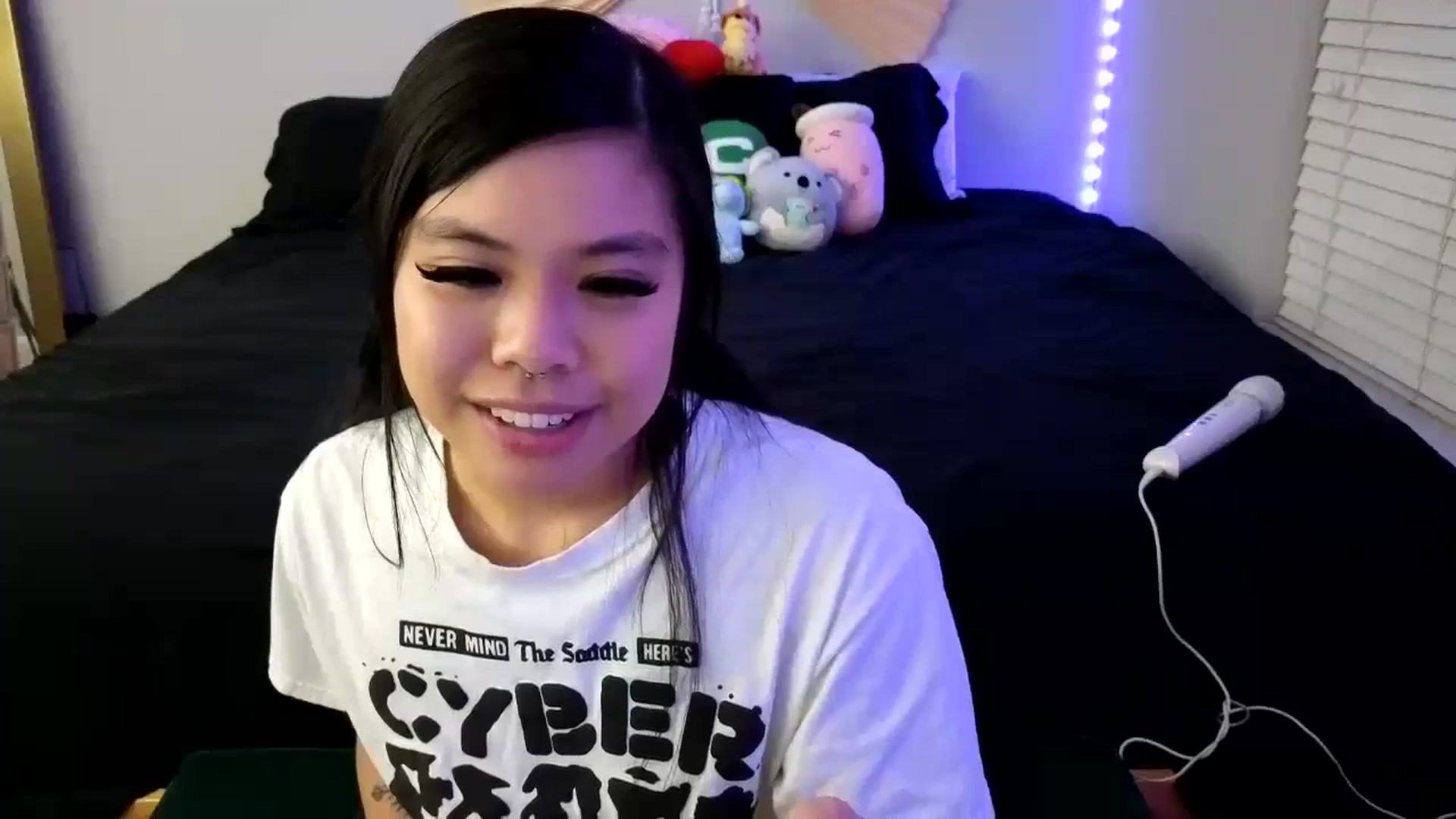 Gallery image thumbnail from dolllface's myfreecams stream on, 11/18/2023, 11:47 image 9 of 20