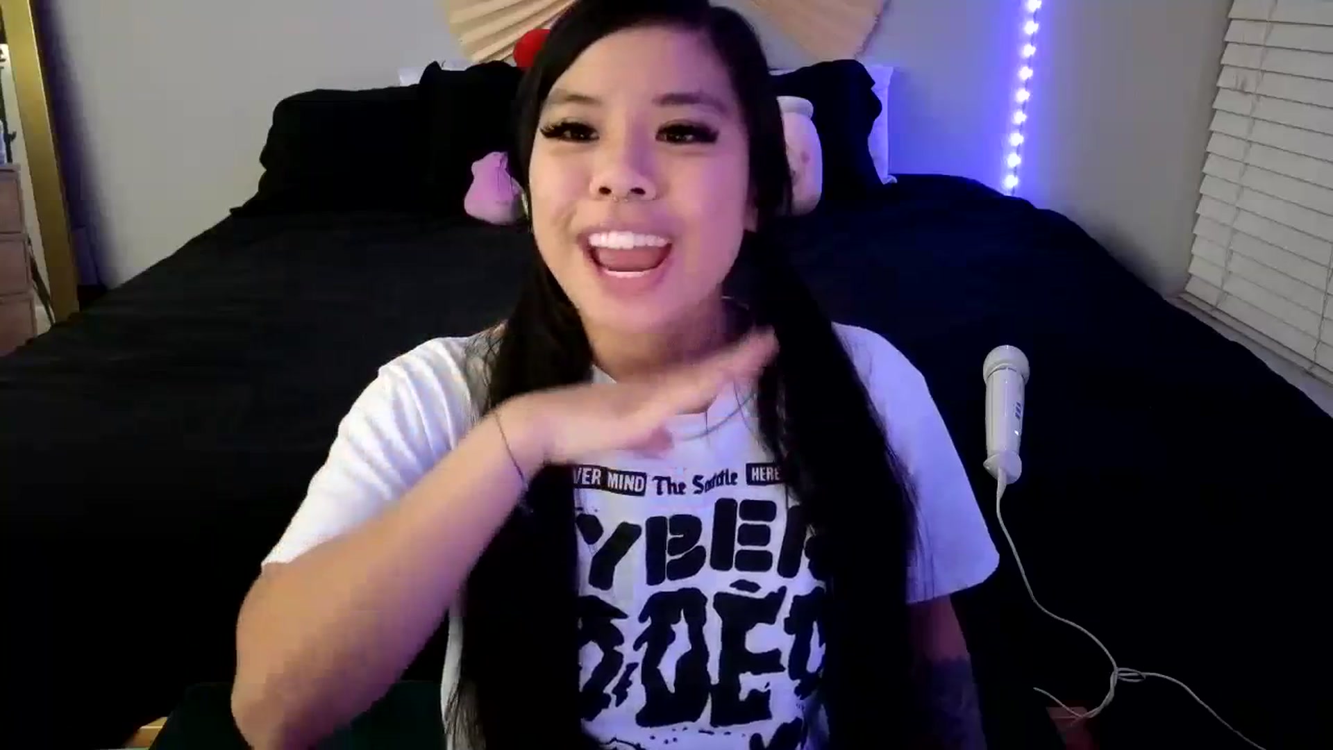 Gallery image thumbnail from dolllface's myfreecams stream on, 11/18/2023, 11:47 image 18 of 20