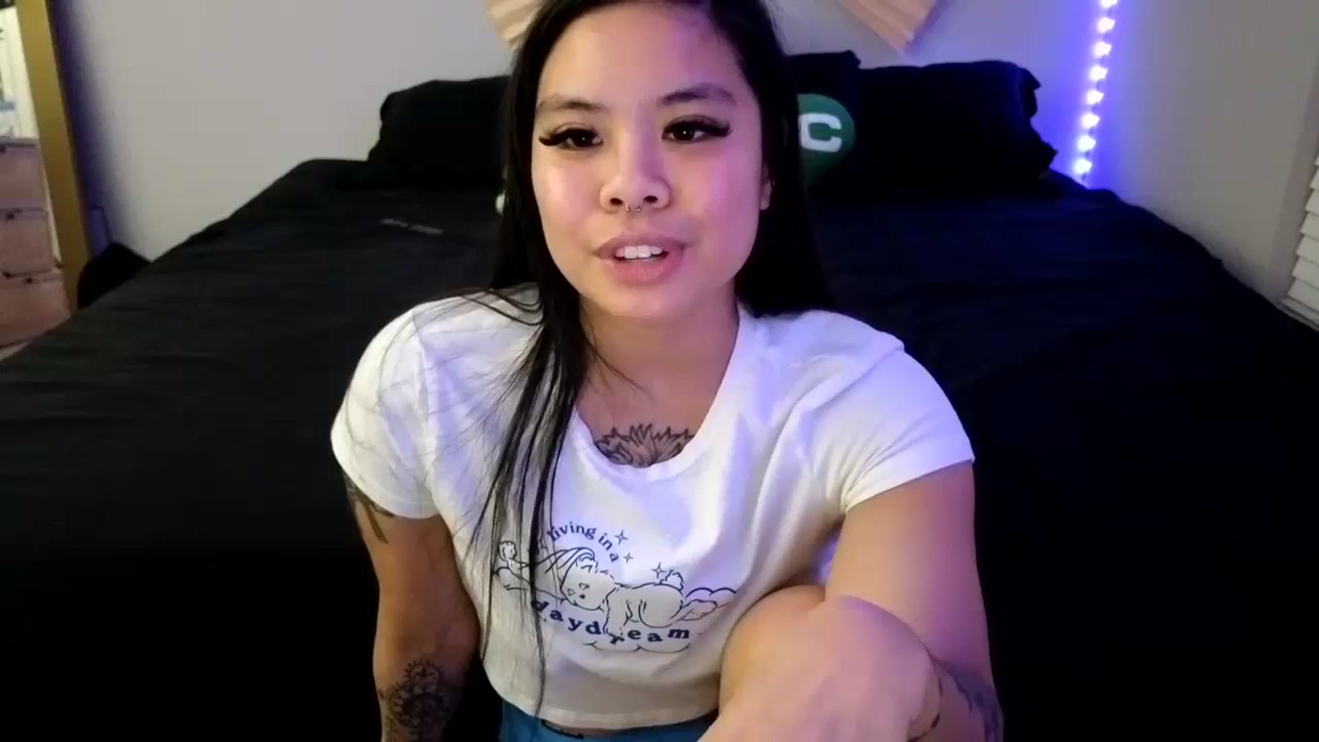 Gallery image thumbnail from dolllface's myfreecams stream on, 11/22/2023, 08:46 image 17 of 20